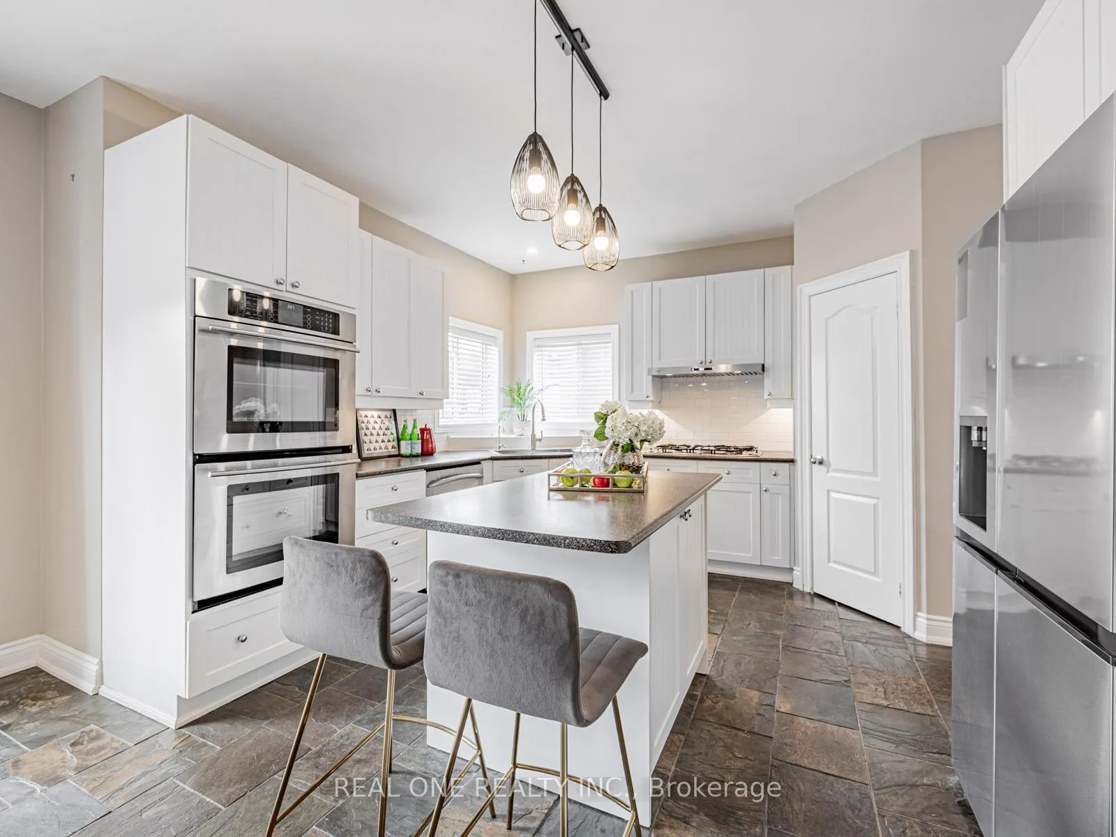 Photo 11 of 51 Hanson Crescent, Whitby, Brooklin — HOMEH