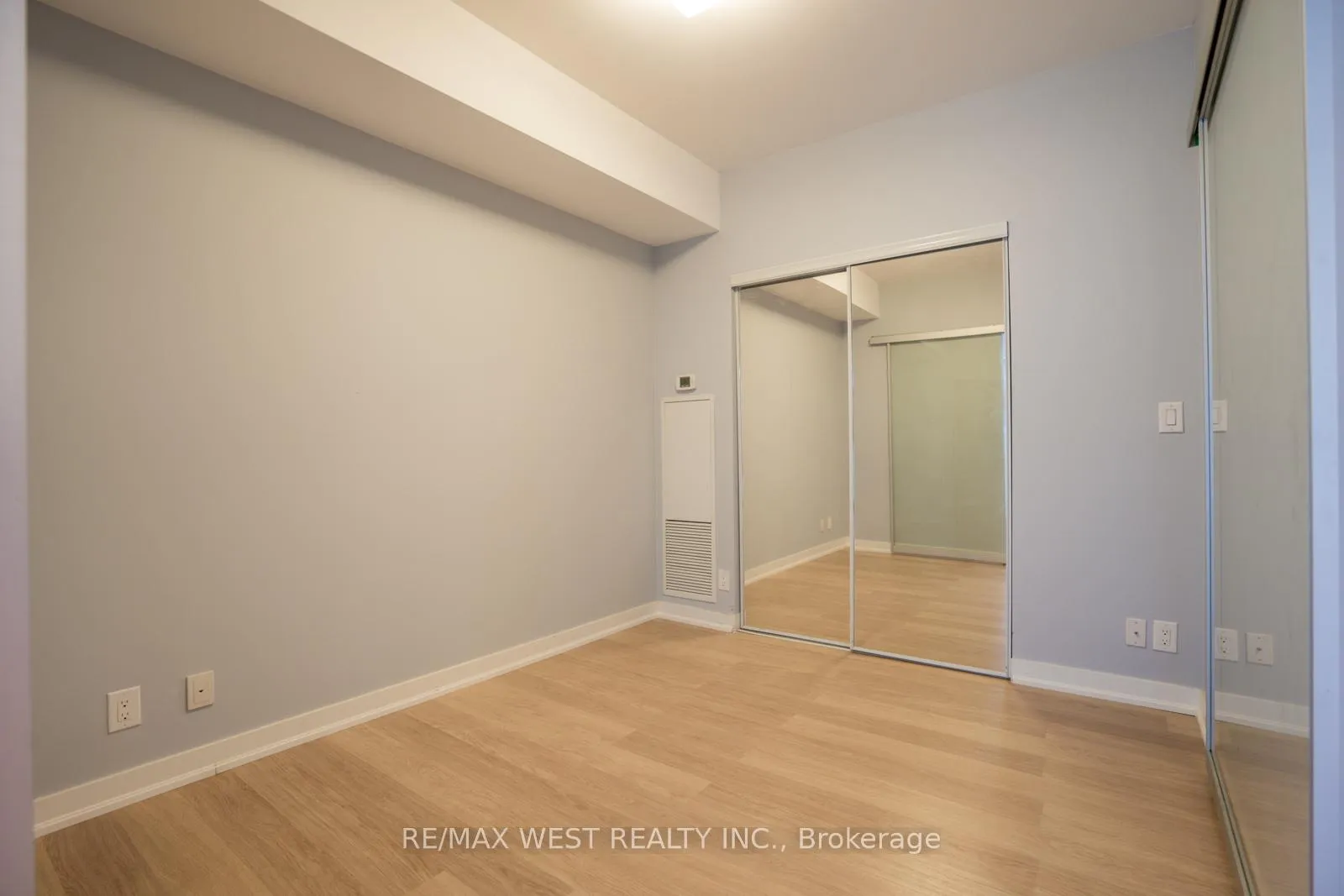 Photo 11 of Unit 1305, 12 York Street, Toronto, Waterfront Communities — HOMEH