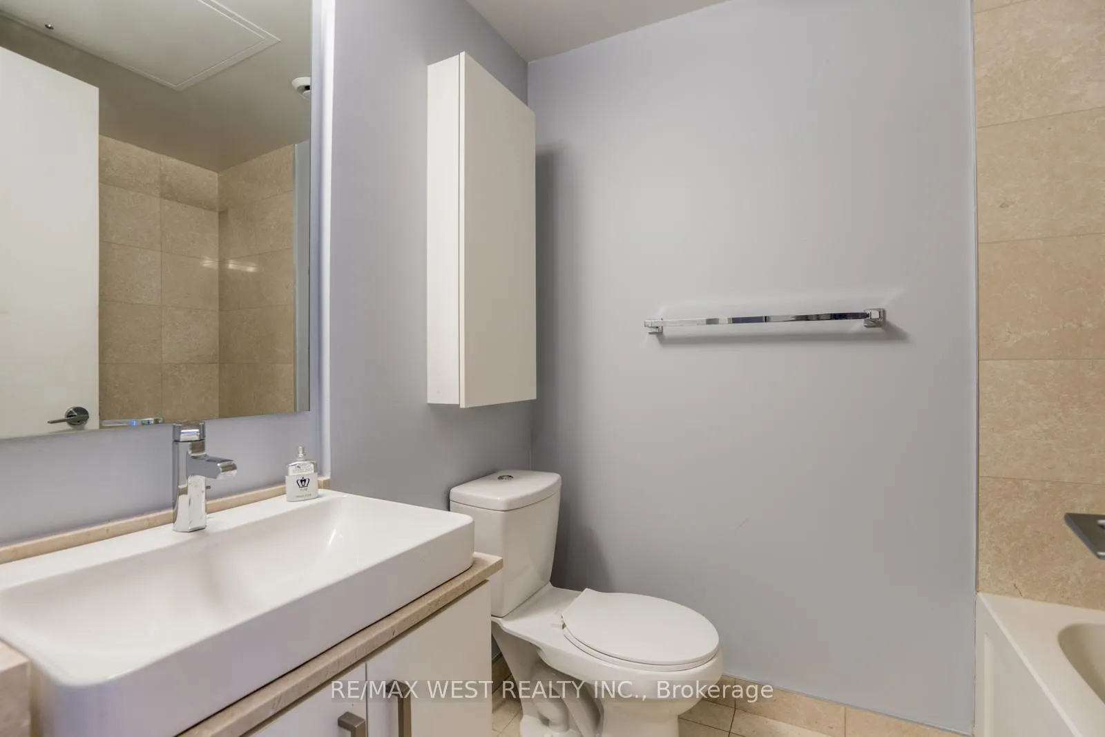 Photo 15 of Unit 1305, 12 York Street, Toronto, Waterfront Communities — HOMEH