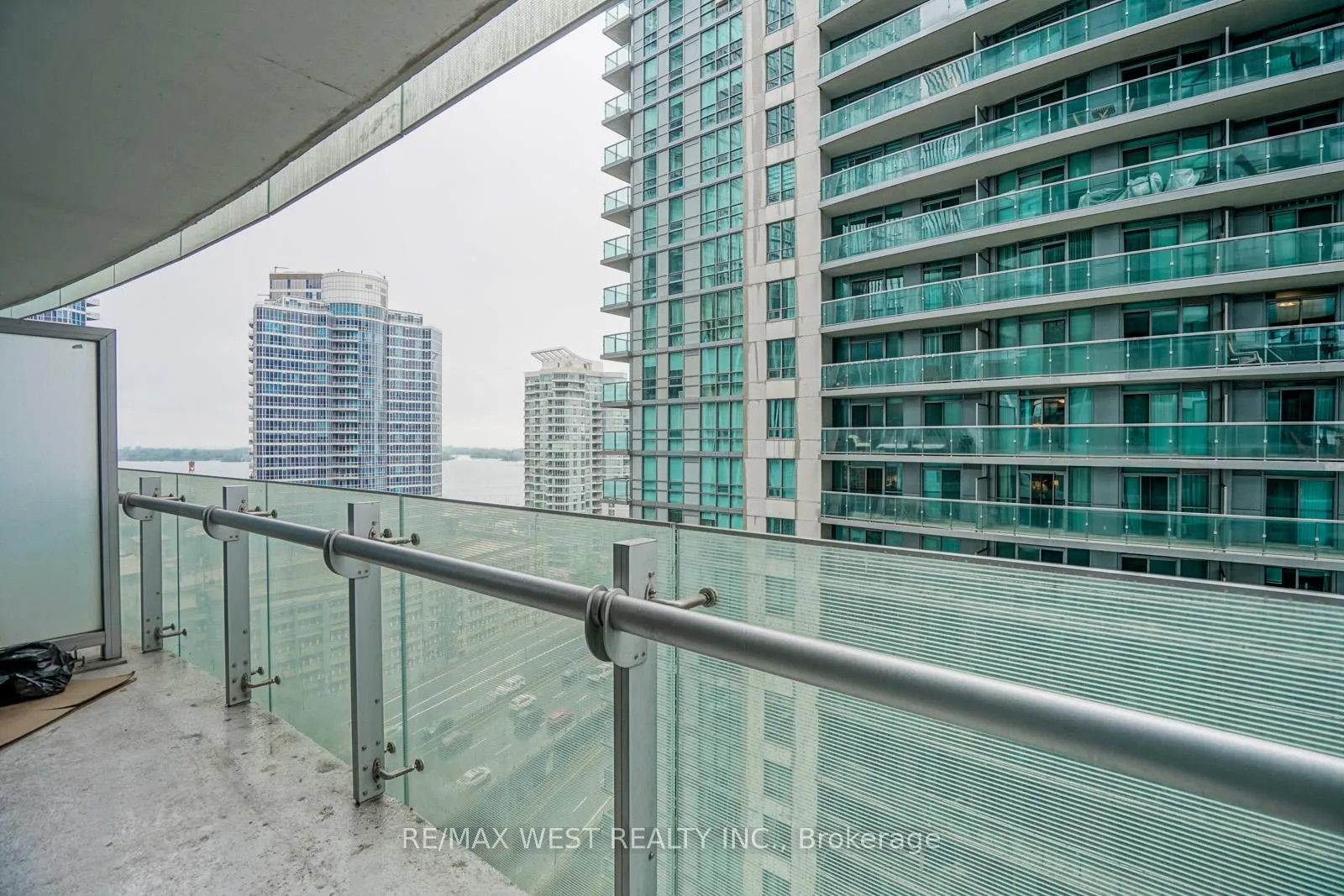 Photo 16 of Unit 1305, 12 York Street, Toronto, Waterfront Communities — HOMEH