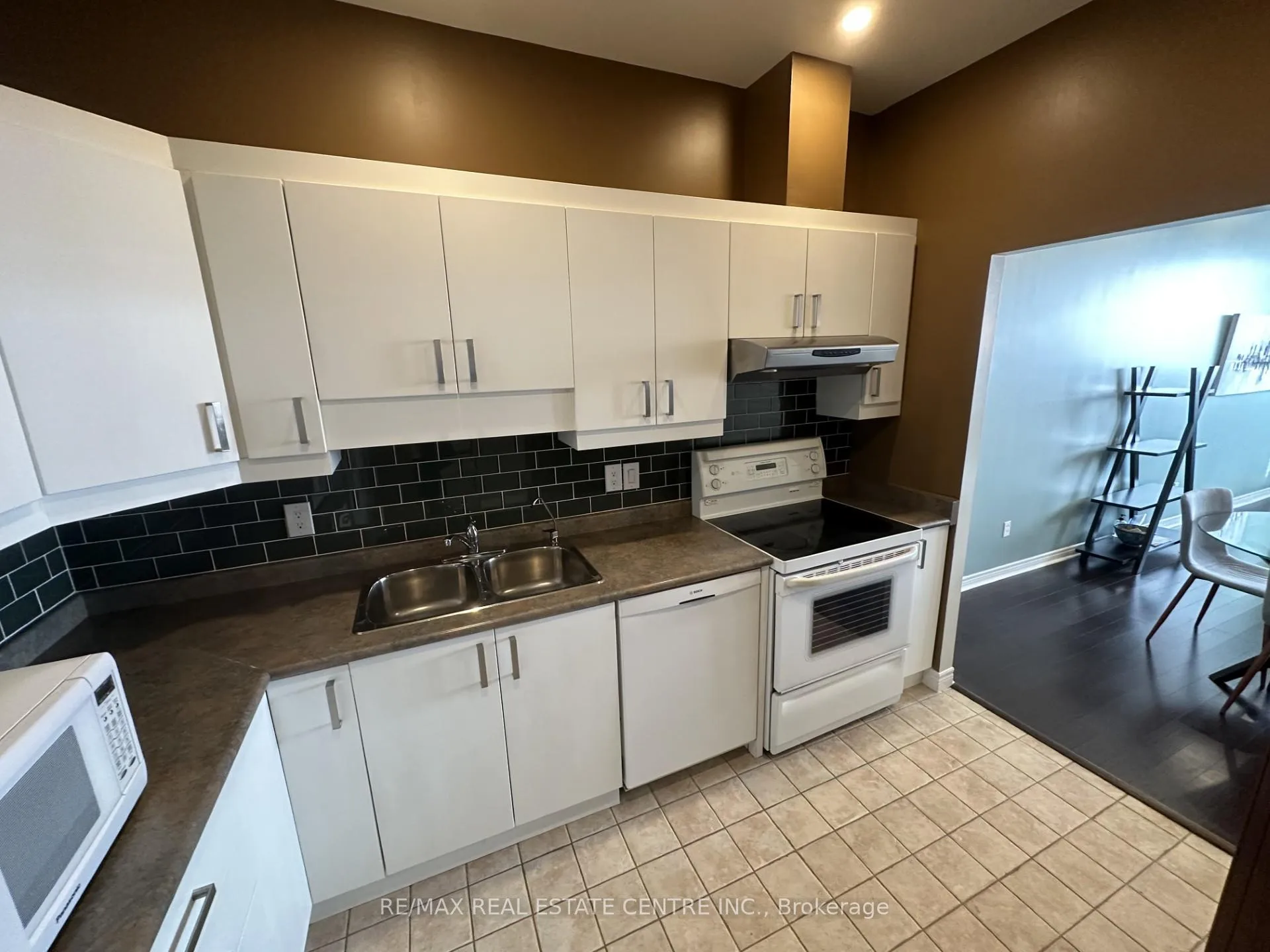 Photo 6 of Unit 506, 5 Ogilvie Street, Hamilton, Dundas — HOMEH