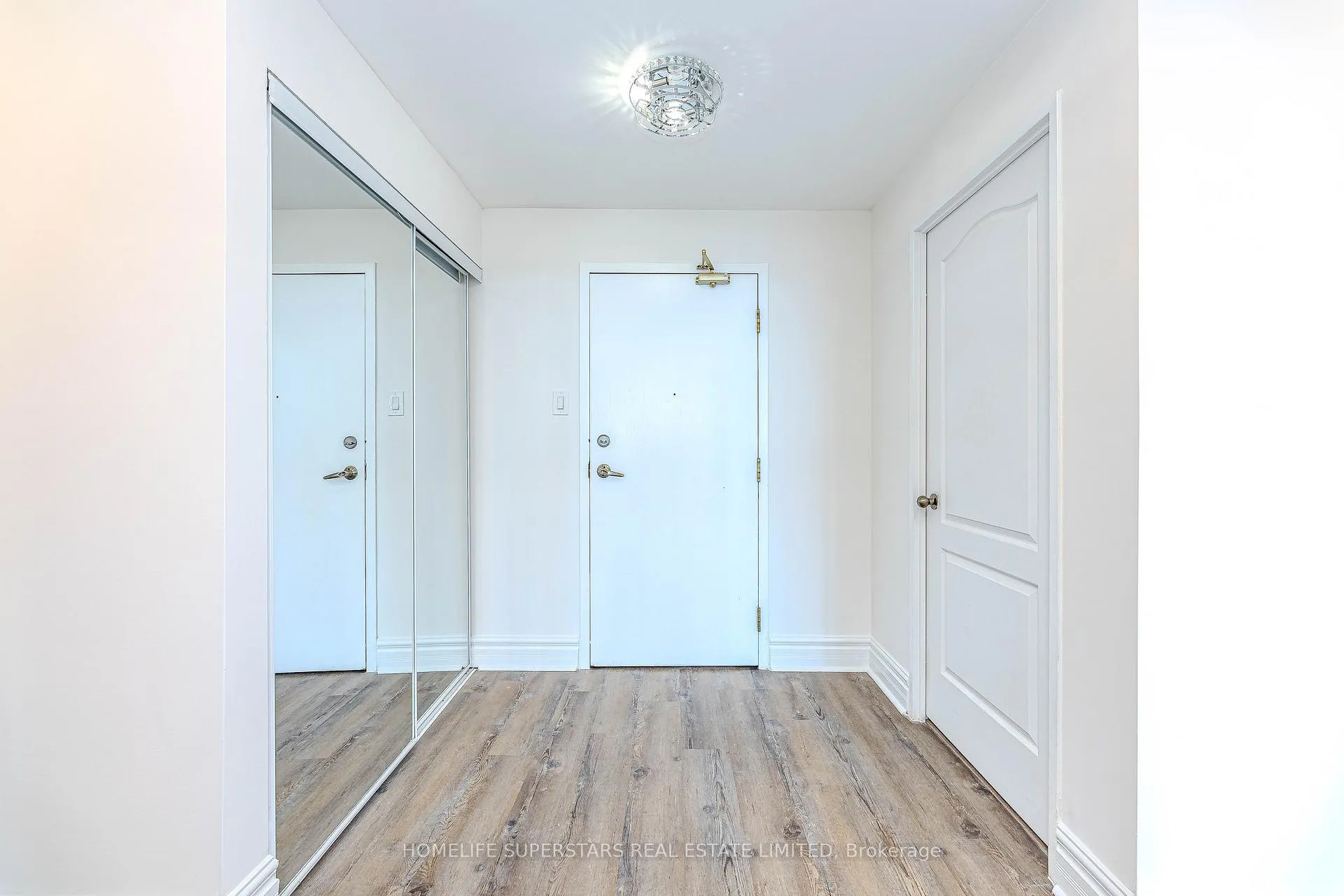 Photo 4 of Unit 1005, 7 Townsgate Drive, Vaughan, Crestwood-Springfarm-Yorkhill — HOMEH