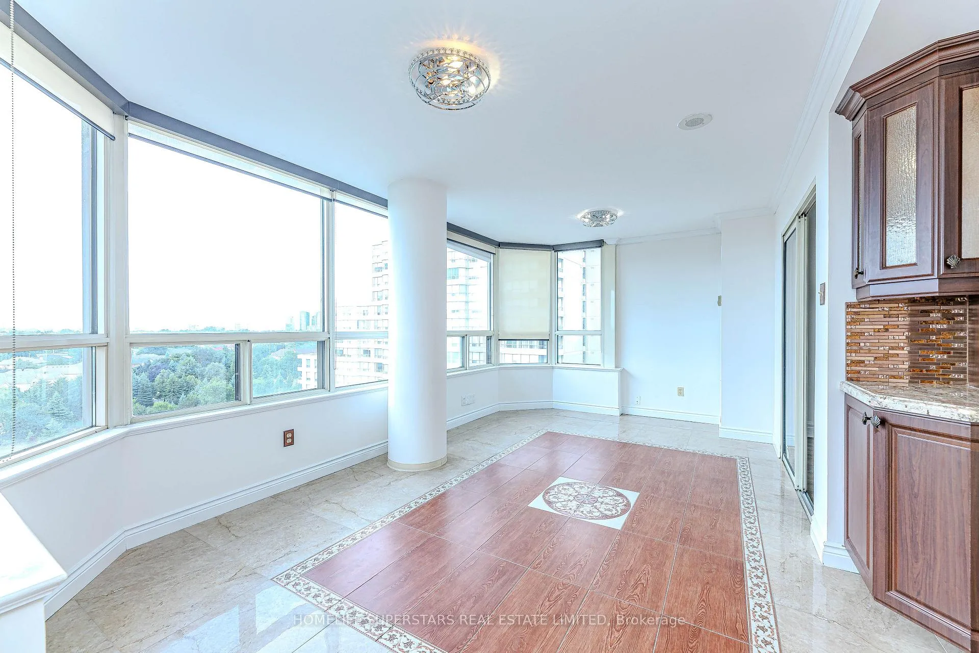 Photo 10 of Unit 1005, 7 Townsgate Drive, Vaughan, Crestwood-Springfarm-Yorkhill — HOMEH