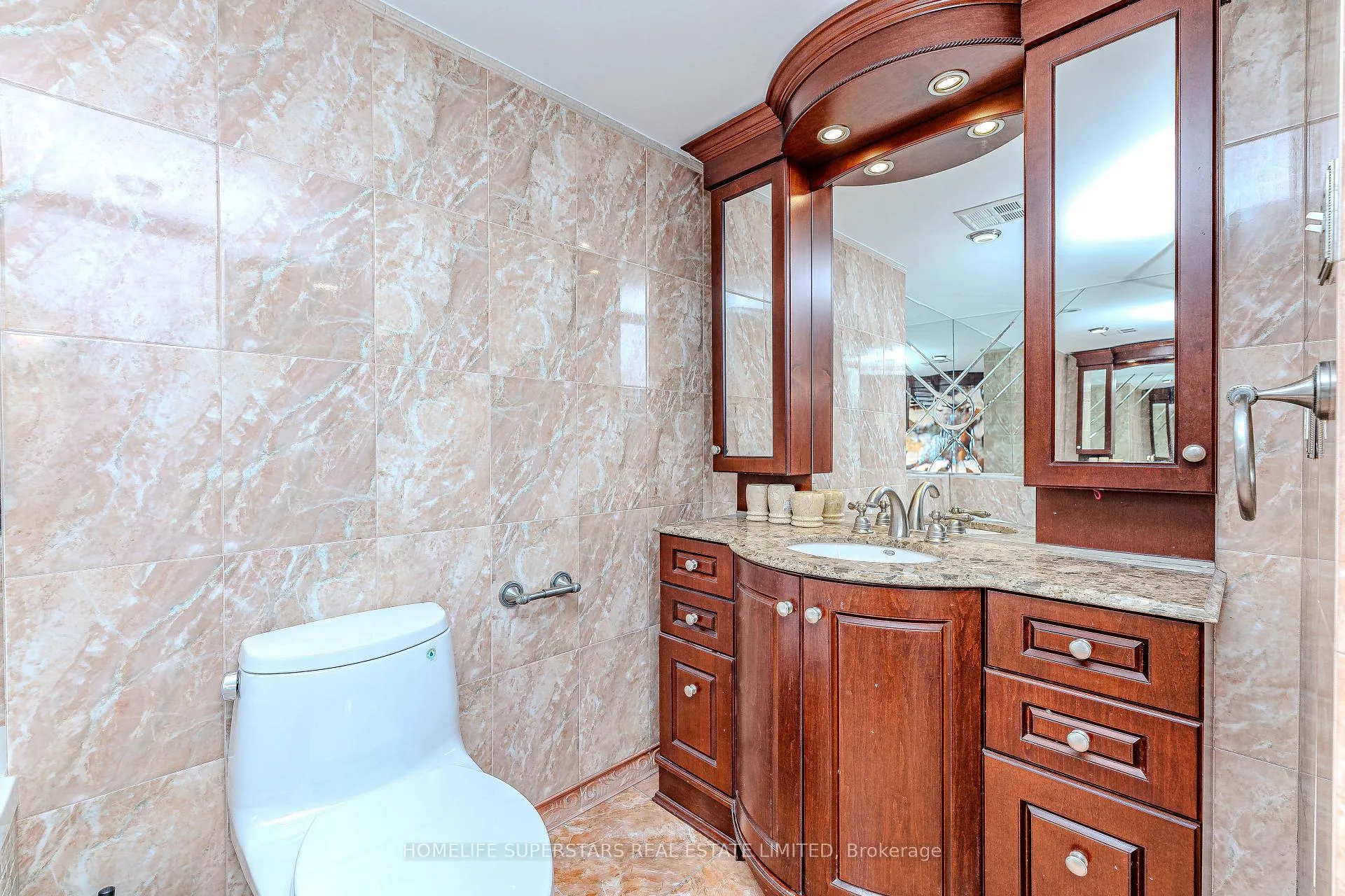 Photo 19 of Unit 1005, 7 Townsgate Drive, Vaughan, Crestwood-Springfarm-Yorkhill — HOMEH