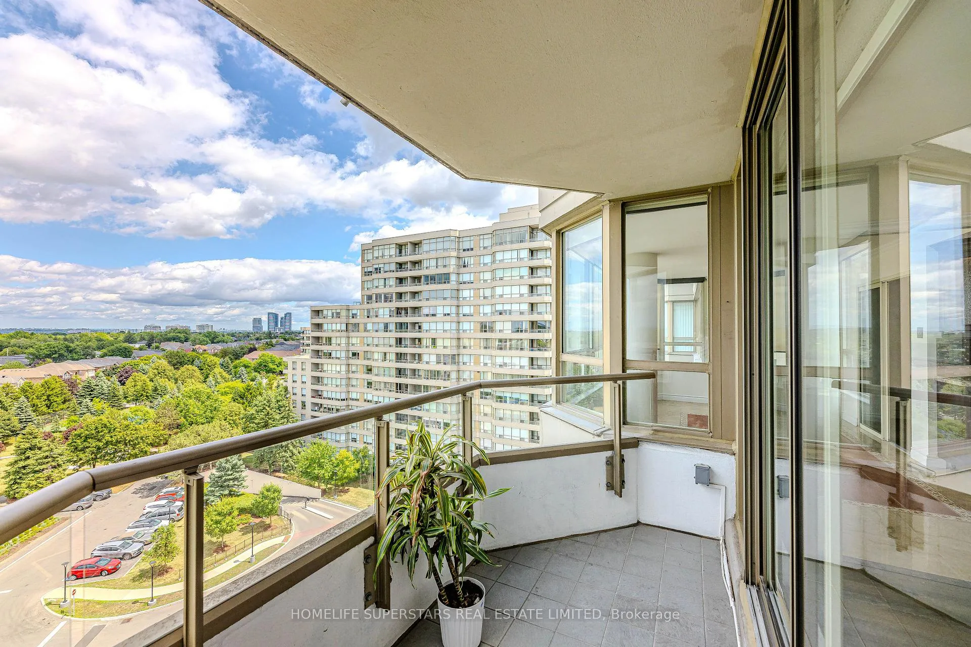 Photo 22 of Unit 1005, 7 Townsgate Drive, Vaughan, Crestwood-Springfarm-Yorkhill — HOMEH