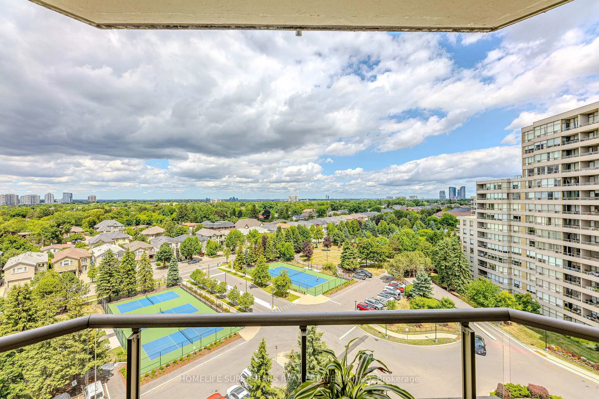 Photo 26 of Unit 1005, 7 Townsgate Drive, Vaughan, Crestwood-Springfarm-Yorkhill — HOMEH