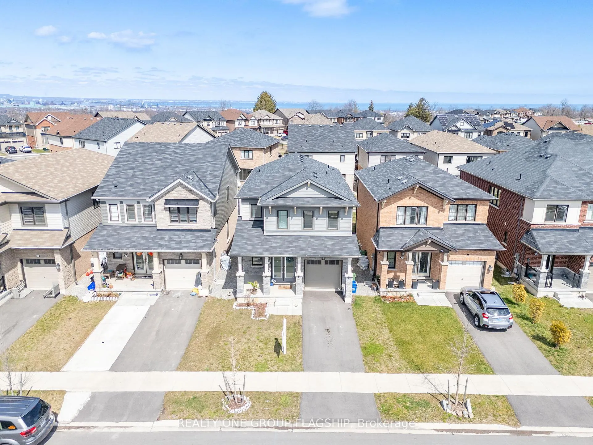 Photo 3 of 312 Bedrock Drive, Hamilton, Stoney Creek Mountain — HOMEH