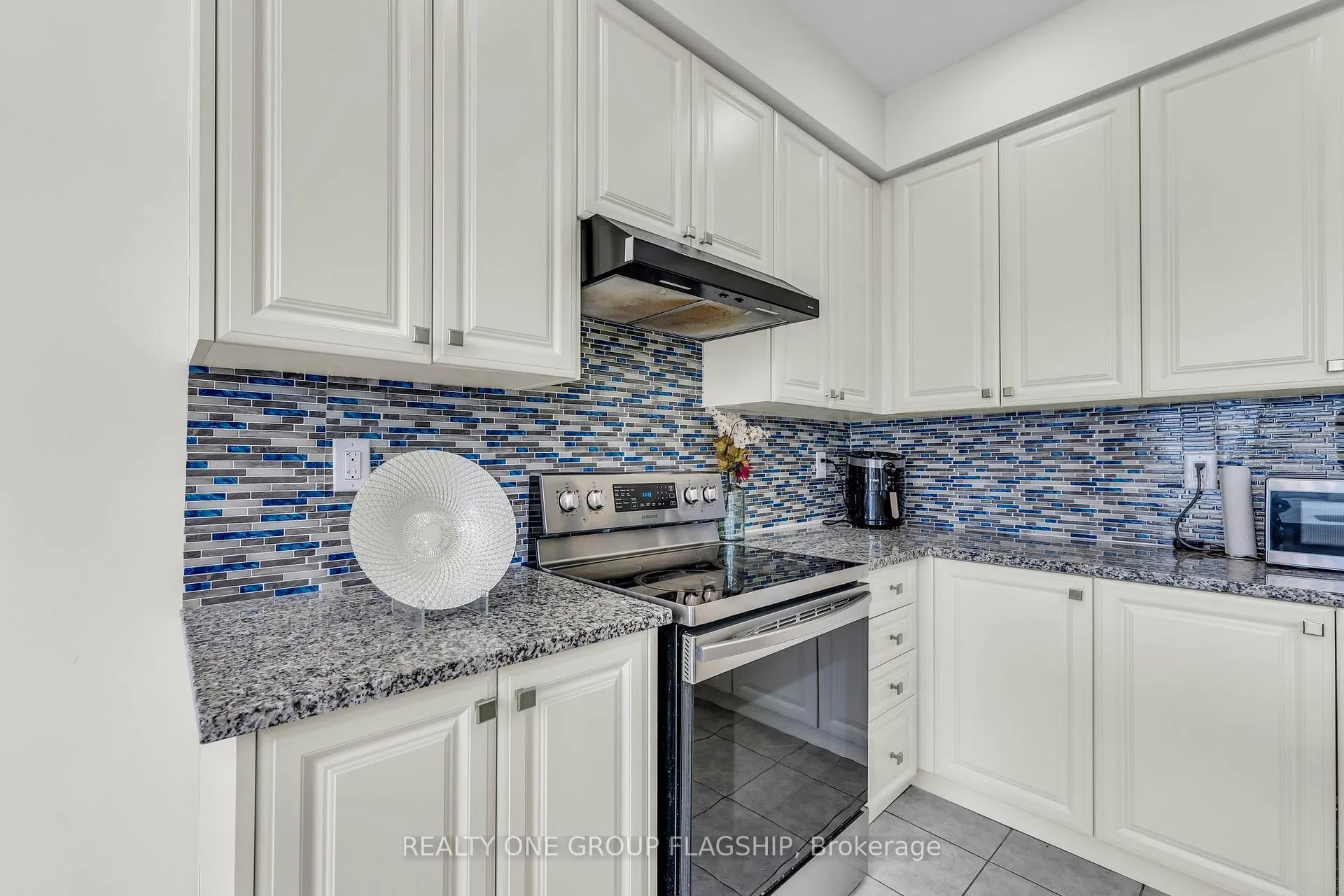 Photo 16 of 312 Bedrock Drive, Hamilton, Stoney Creek Mountain — HOMEH