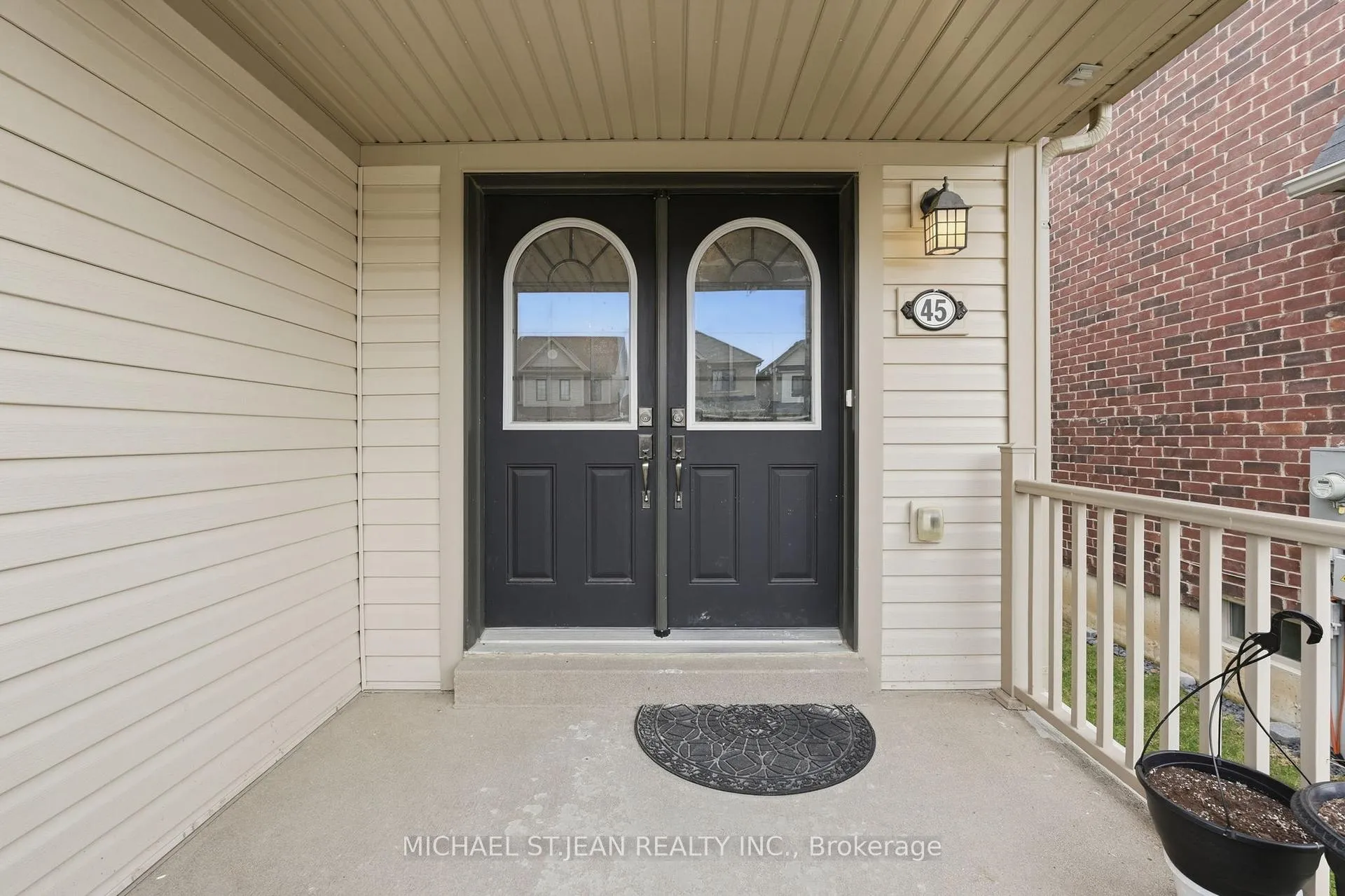 Photo 4 of 45 Kelso Drive, Haldimand — HOMEH