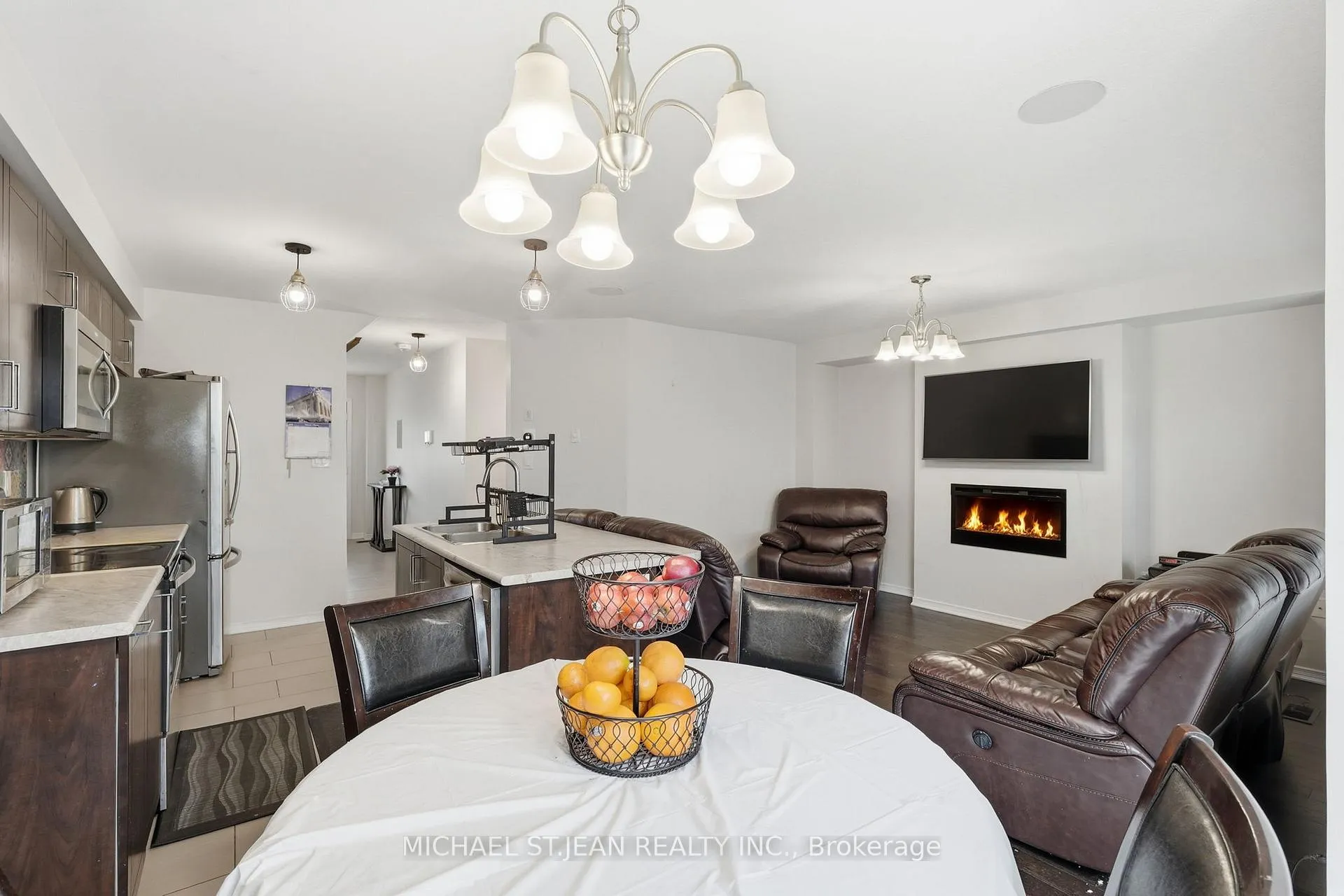 Photo 14 of 45 Kelso Drive, Haldimand — HOMEH