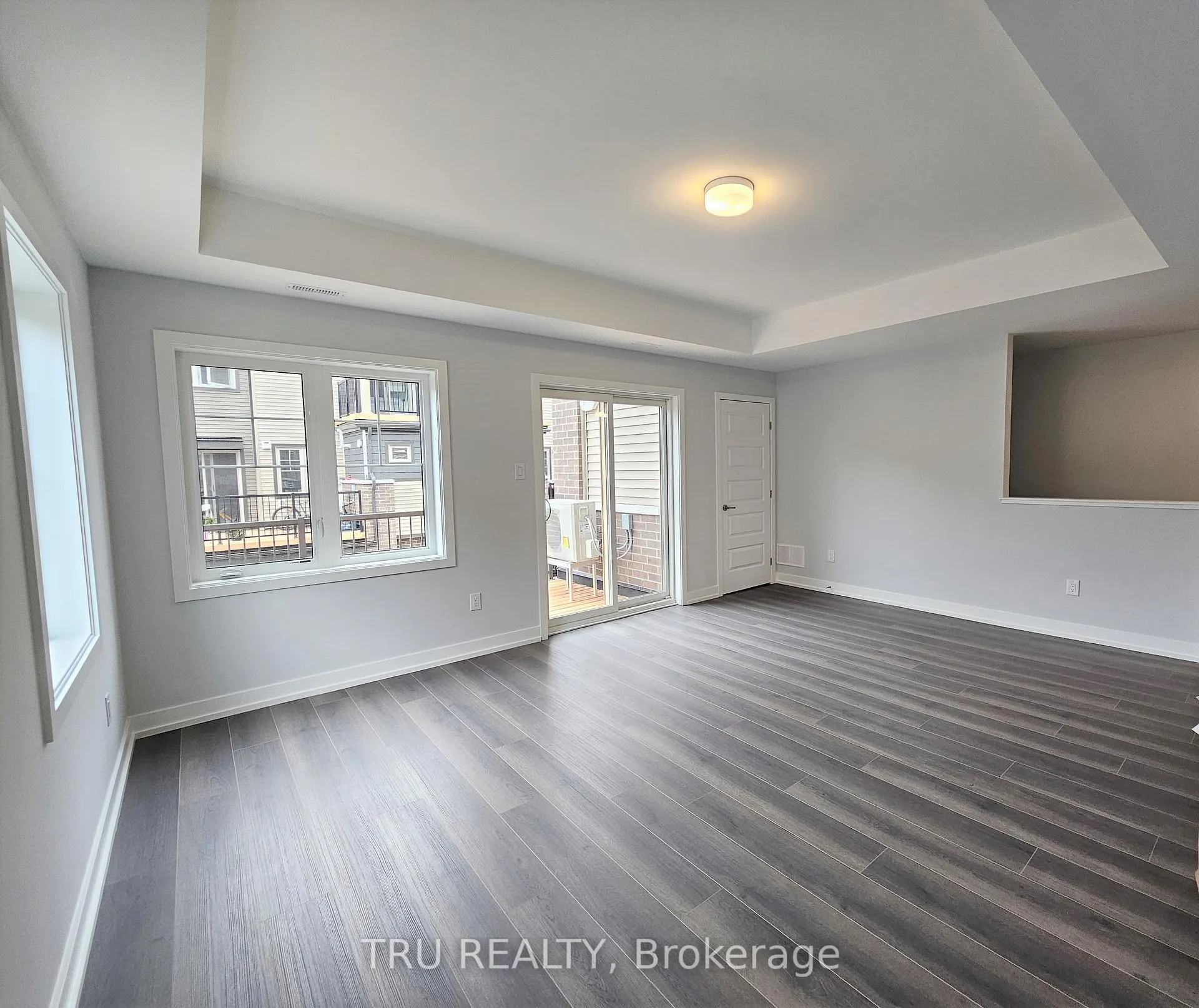 Photo 4 of 200 Anyolite Private, Ottawa, Barrhaven - Heritage Park — HOMEH