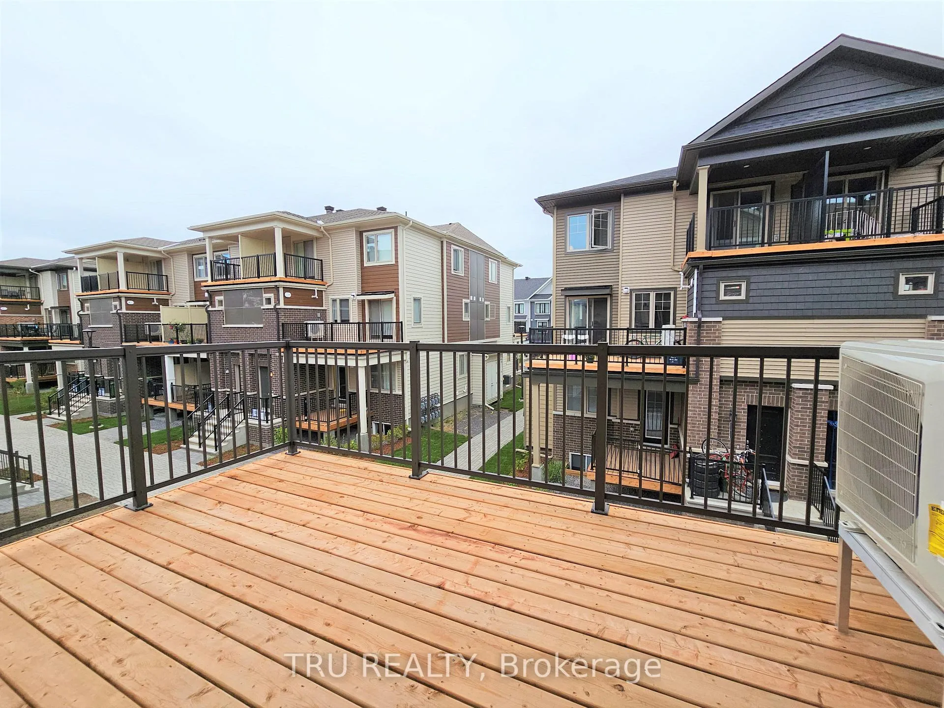 Photo 6 of 200 Anyolite Private, Ottawa, Barrhaven - Heritage Park — HOMEH