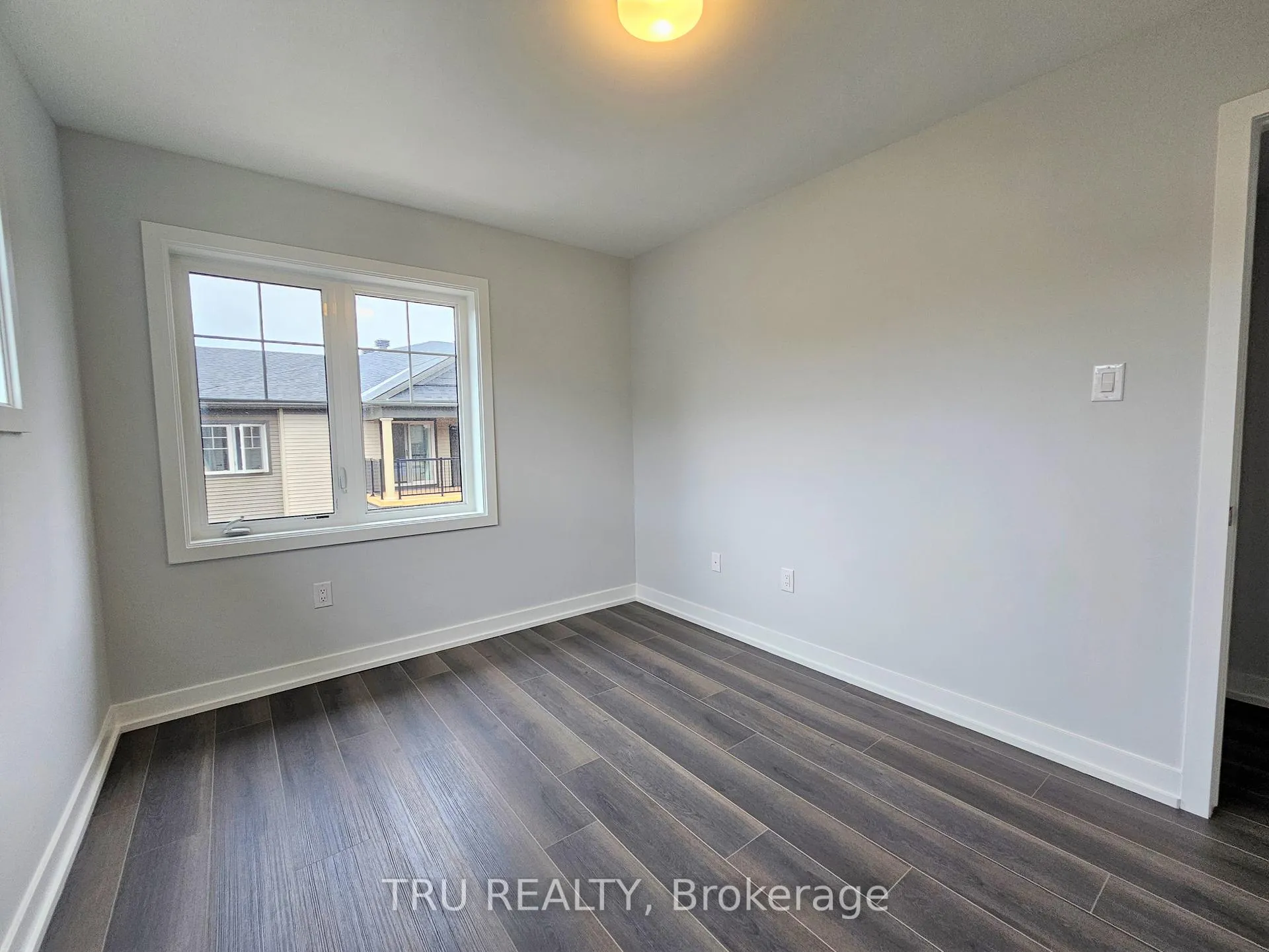 Photo 10 of 200 Anyolite Private, Ottawa, Barrhaven - Heritage Park — HOMEH