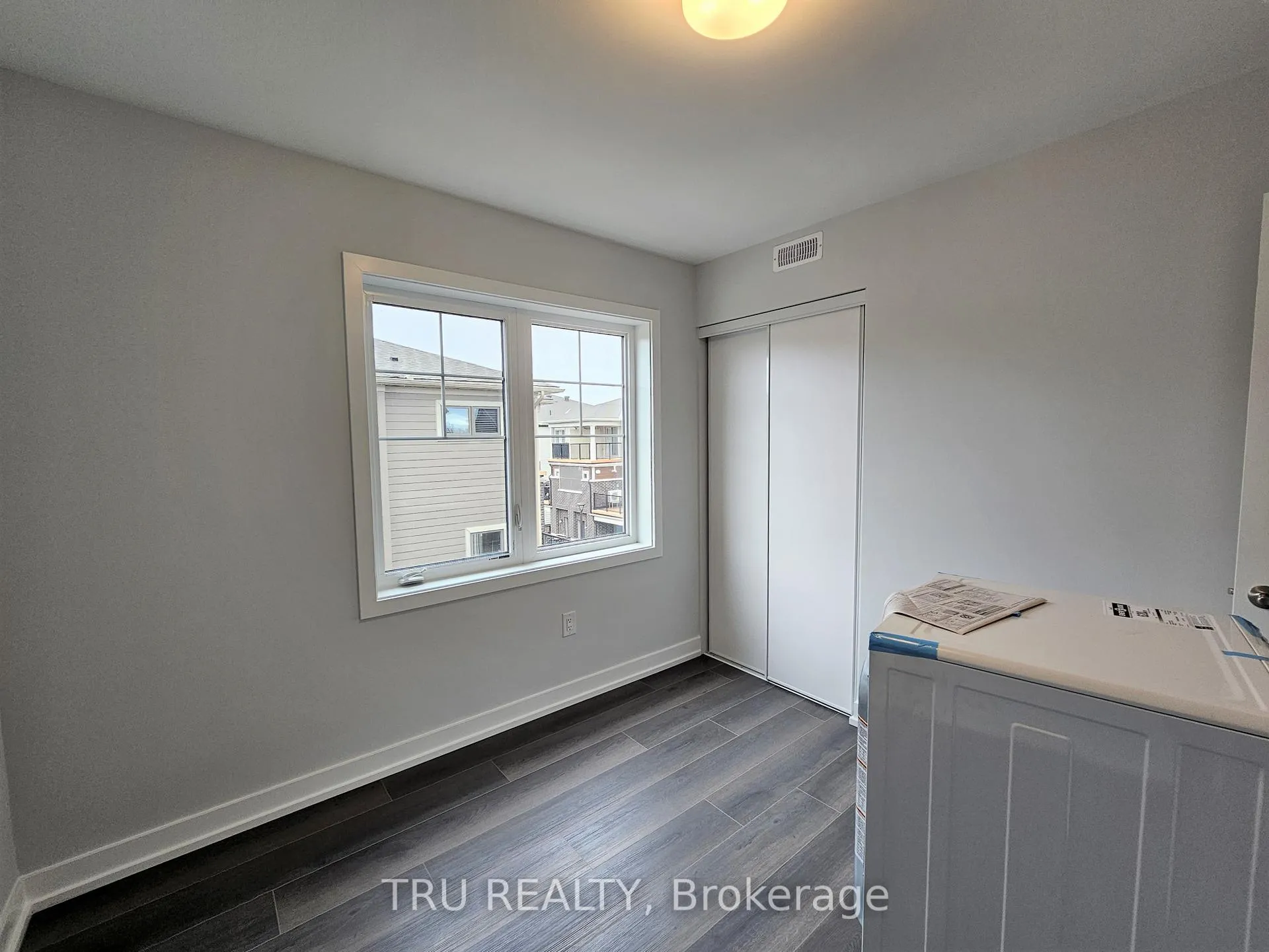 Photo 11 of 200 Anyolite Private, Ottawa, Barrhaven - Heritage Park — HOMEH
