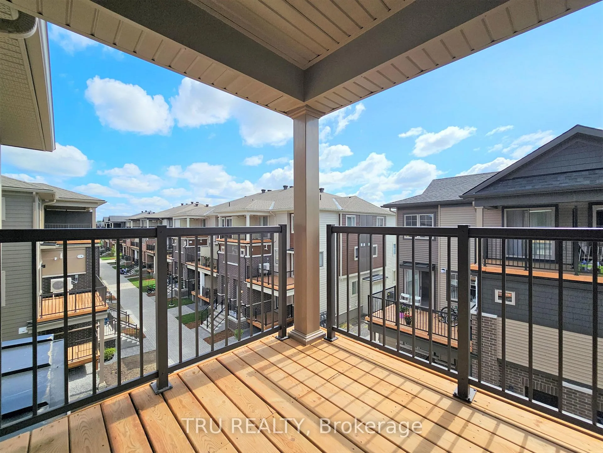 Photo 13 of 200 Anyolite Private, Ottawa, Barrhaven - Heritage Park — HOMEH