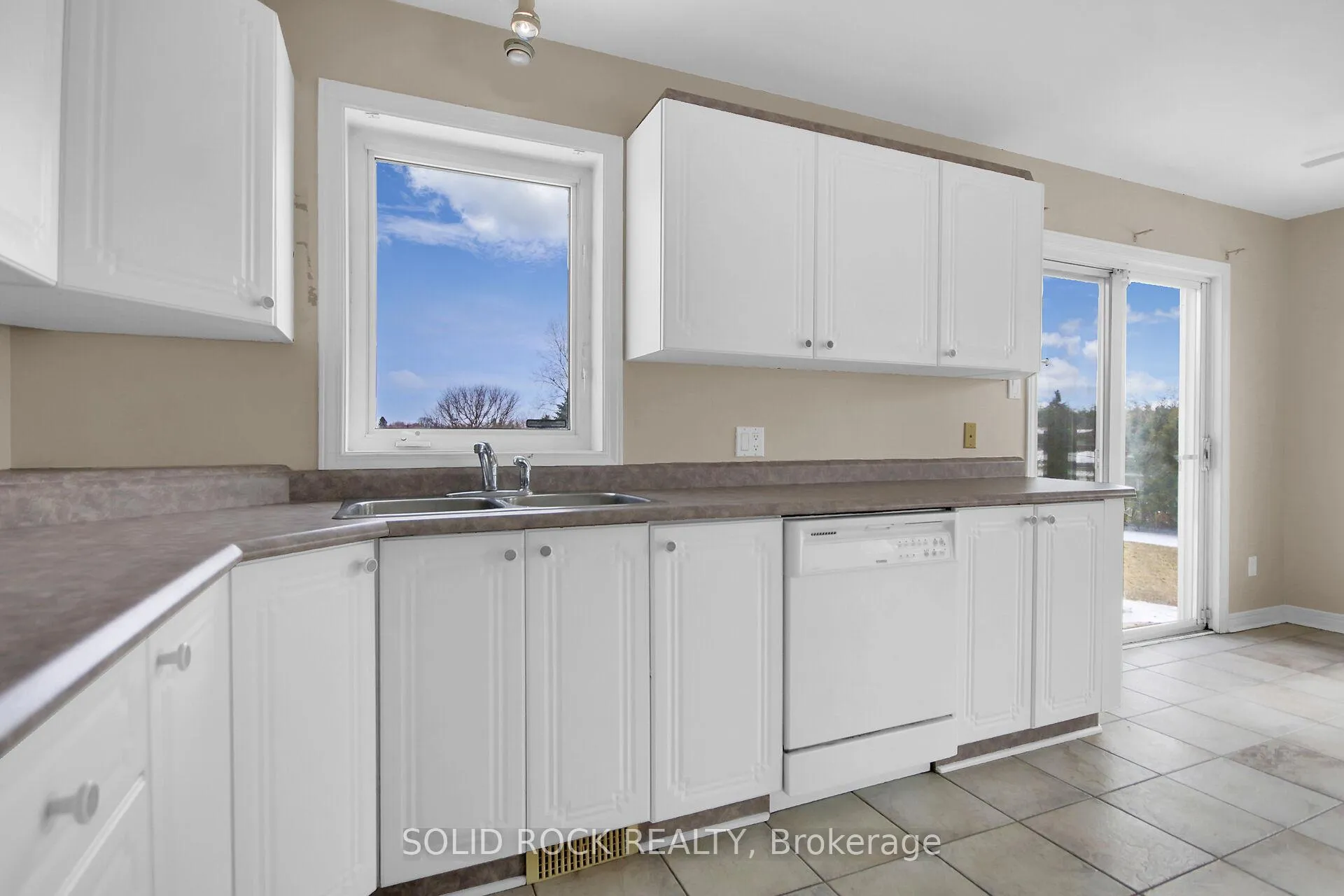 Photo 10 of 1259 Remington Way, Ottawa, Greely — HOMEH