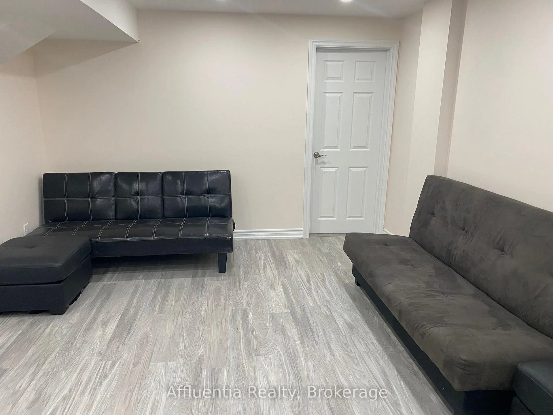 Photo 4 of 159 Warnford Circle, Ajax, Northeast Ajax — HOMEH