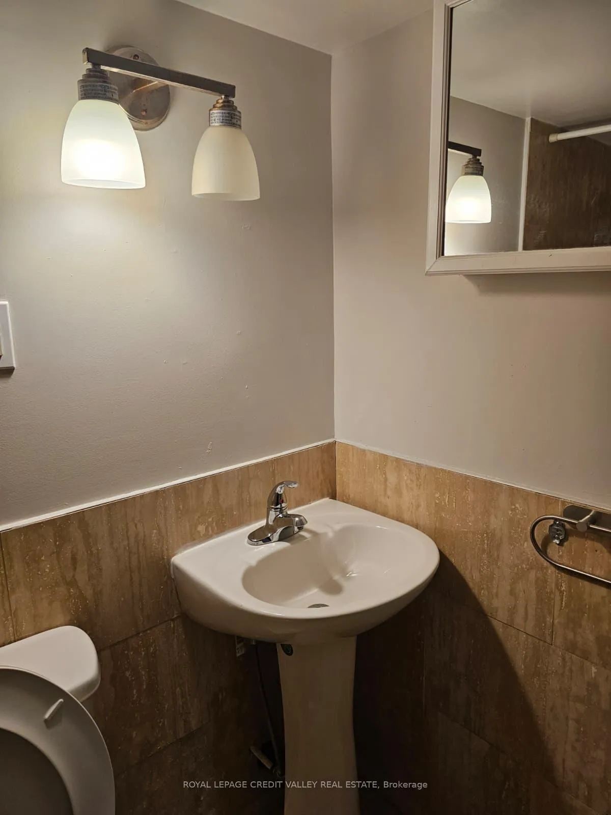 Photo 2 of Unit lower level, 672 Jane Street, Toronto, Rockcliffe-Smythe — HOMEH