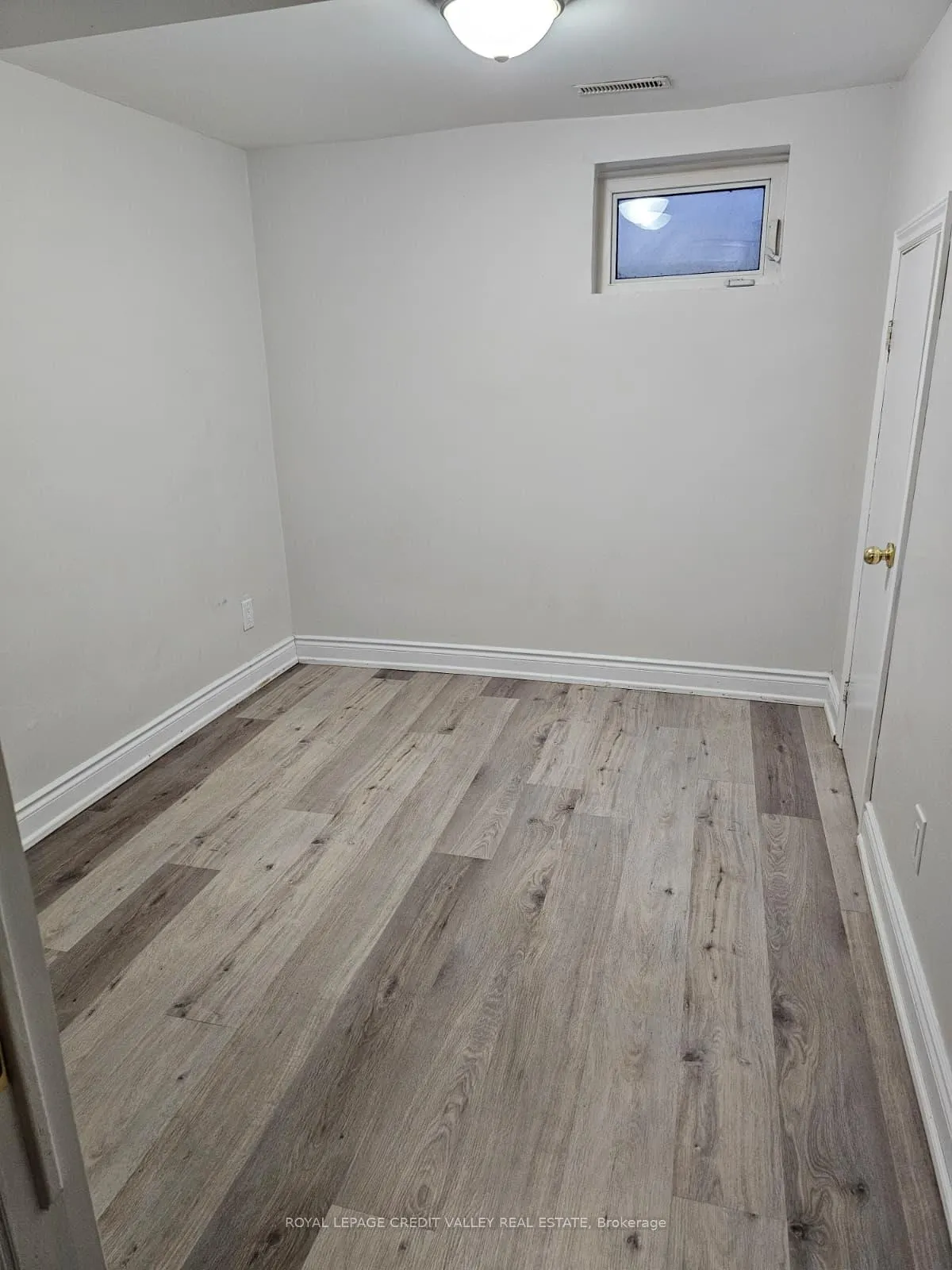 Photo 9 of Unit lower level, 672 Jane Street, Toronto, Rockcliffe-Smythe — HOMEH