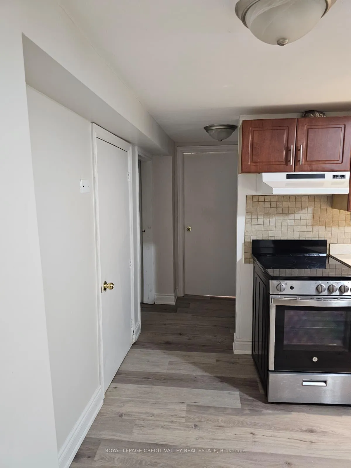 Photo 10 of Unit lower level, 672 Jane Street, Toronto, Rockcliffe-Smythe — HOMEH