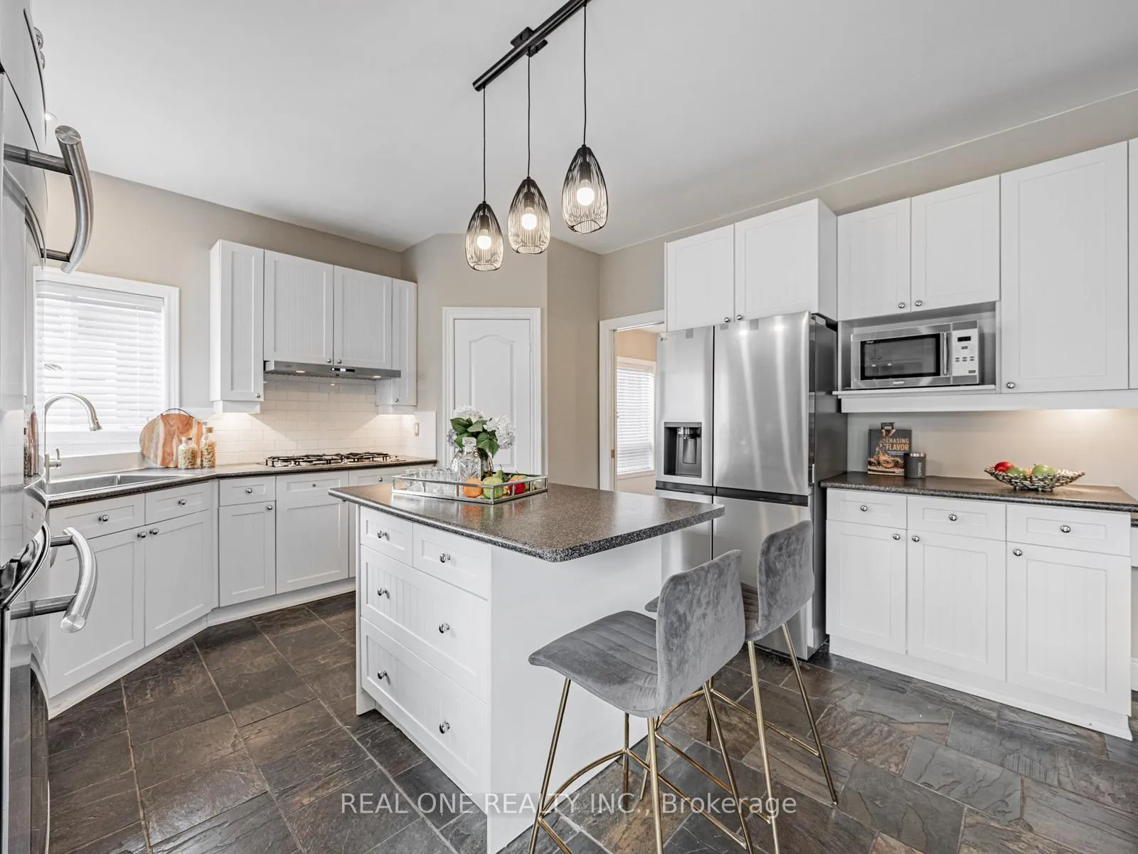 Photo 12 of 51 Hanson Crescent, Whitby, Brooklin — HOMEH