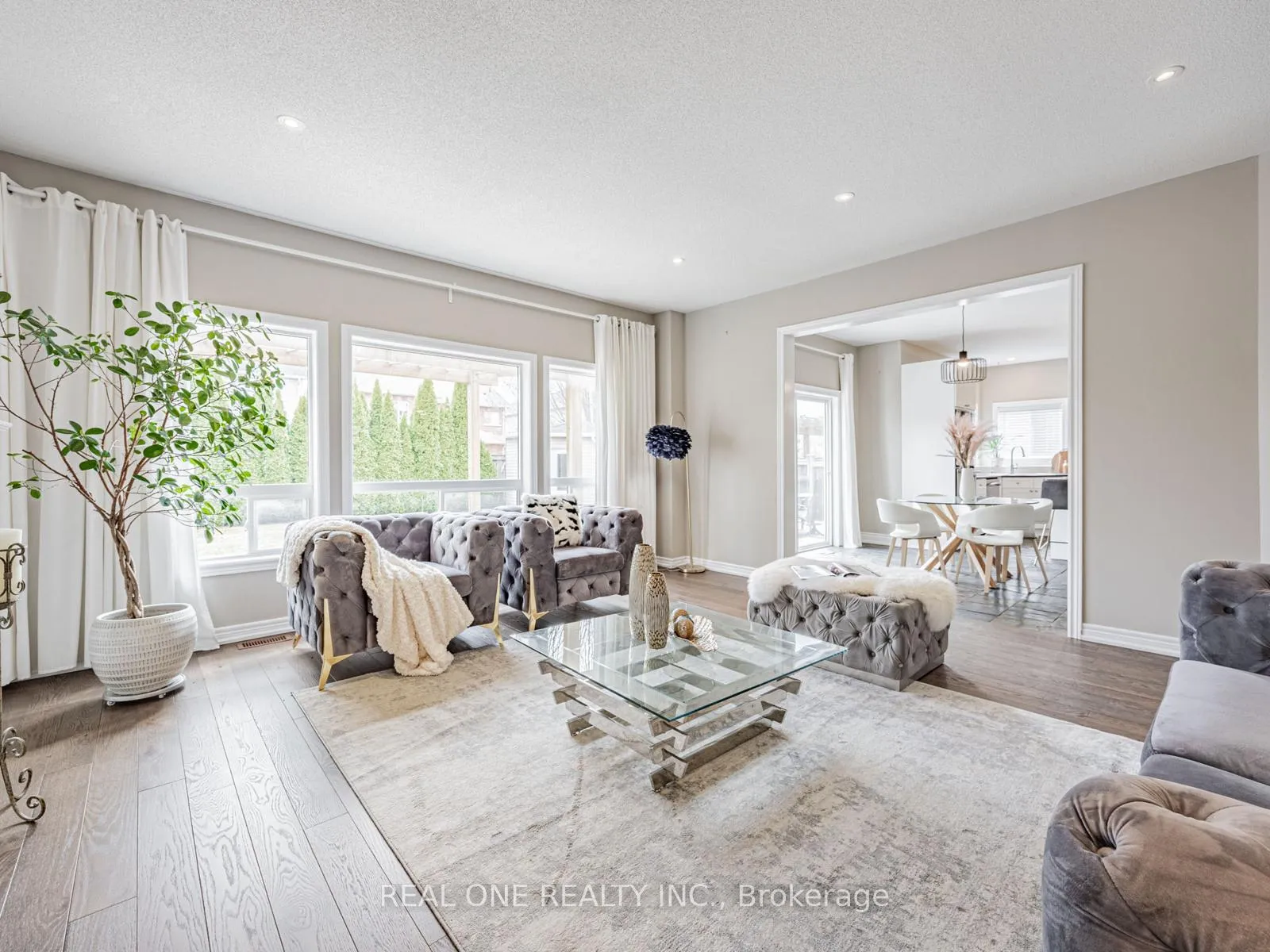 Photo 16 of 51 Hanson Crescent, Whitby, Brooklin — HOMEH