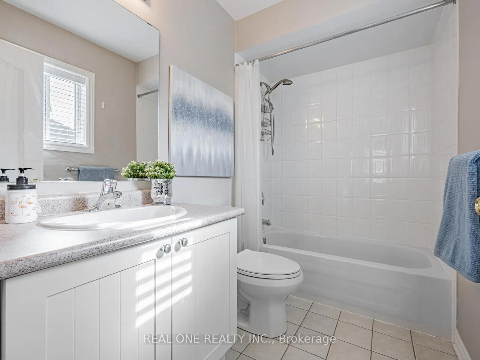 Photo 38 of 51 Hanson Crescent, Whitby, Brooklin — HOMEH
