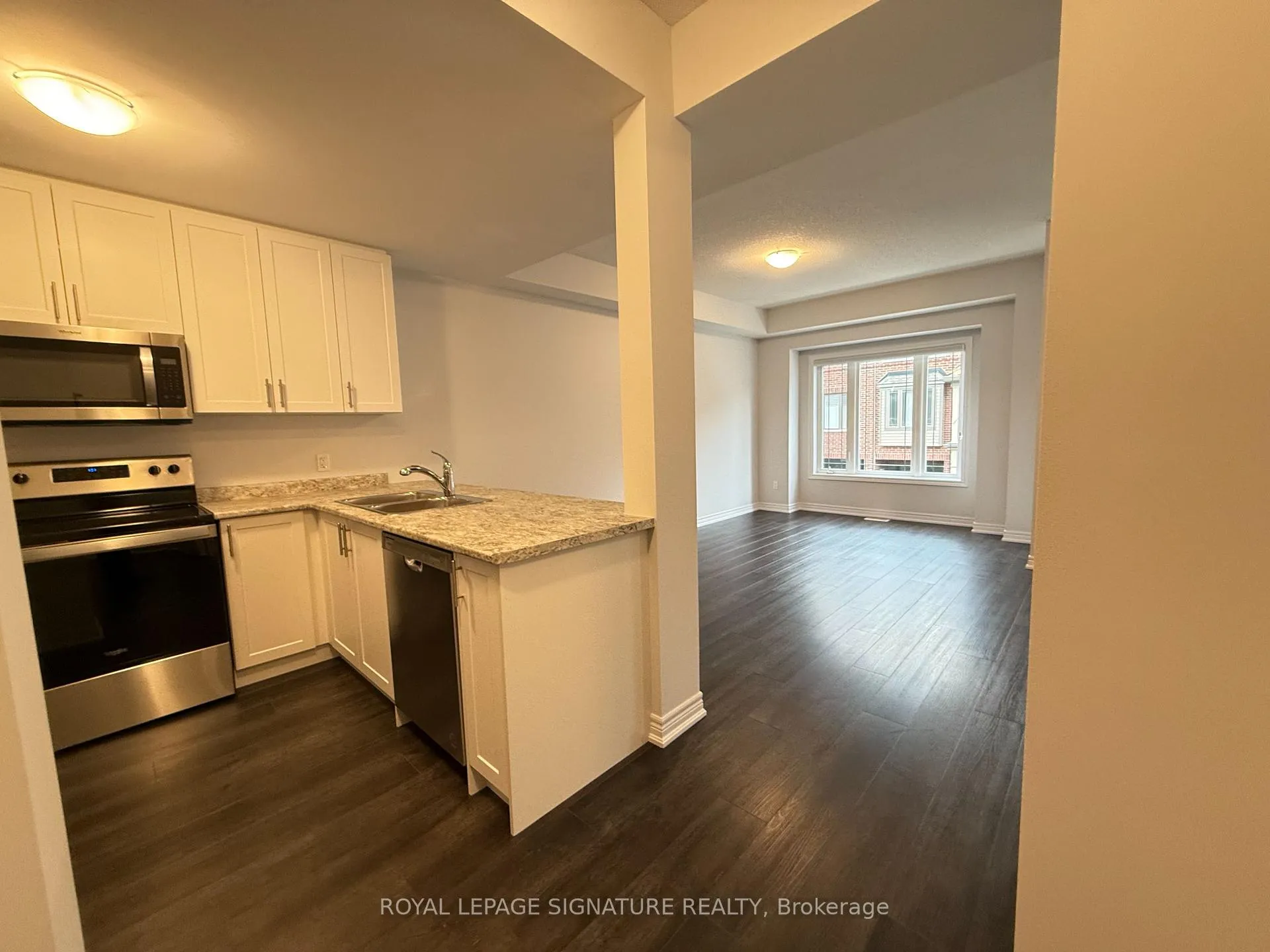 Photo 8 of Unit 35, 19 Picardy Drive, Hamilton, Stoney Creek Mountain — HOMEH