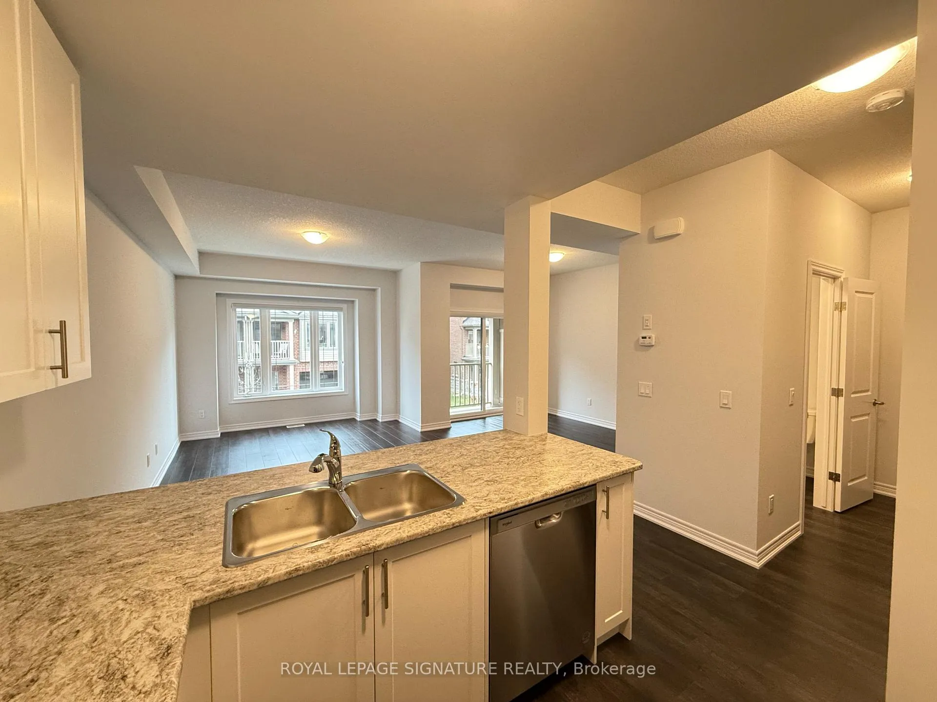Photo 10 of Unit 35, 19 Picardy Drive, Hamilton, Stoney Creek Mountain — HOMEH