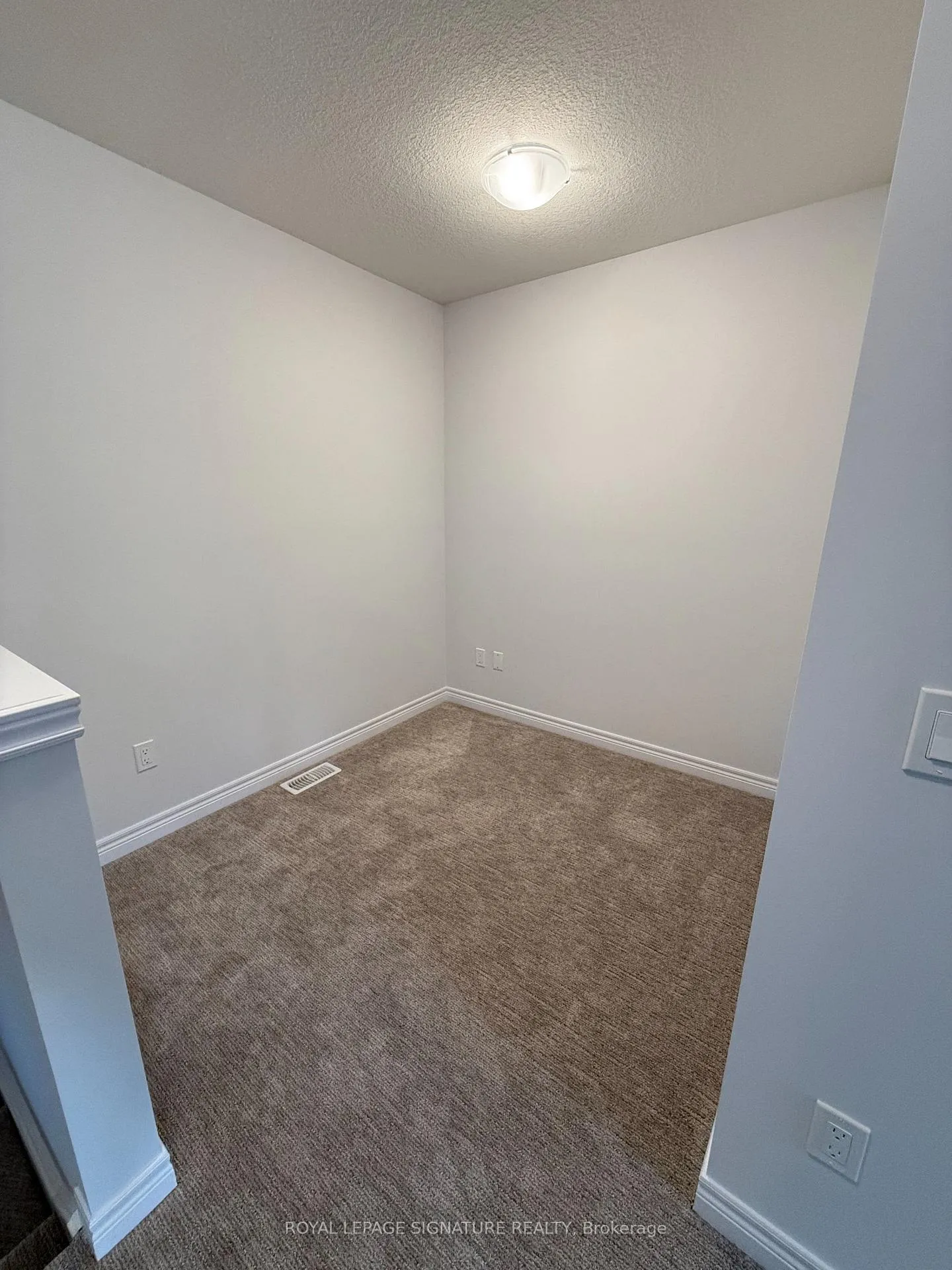 Photo 18 of Unit 35, 19 Picardy Drive, Hamilton, Stoney Creek Mountain — HOMEH