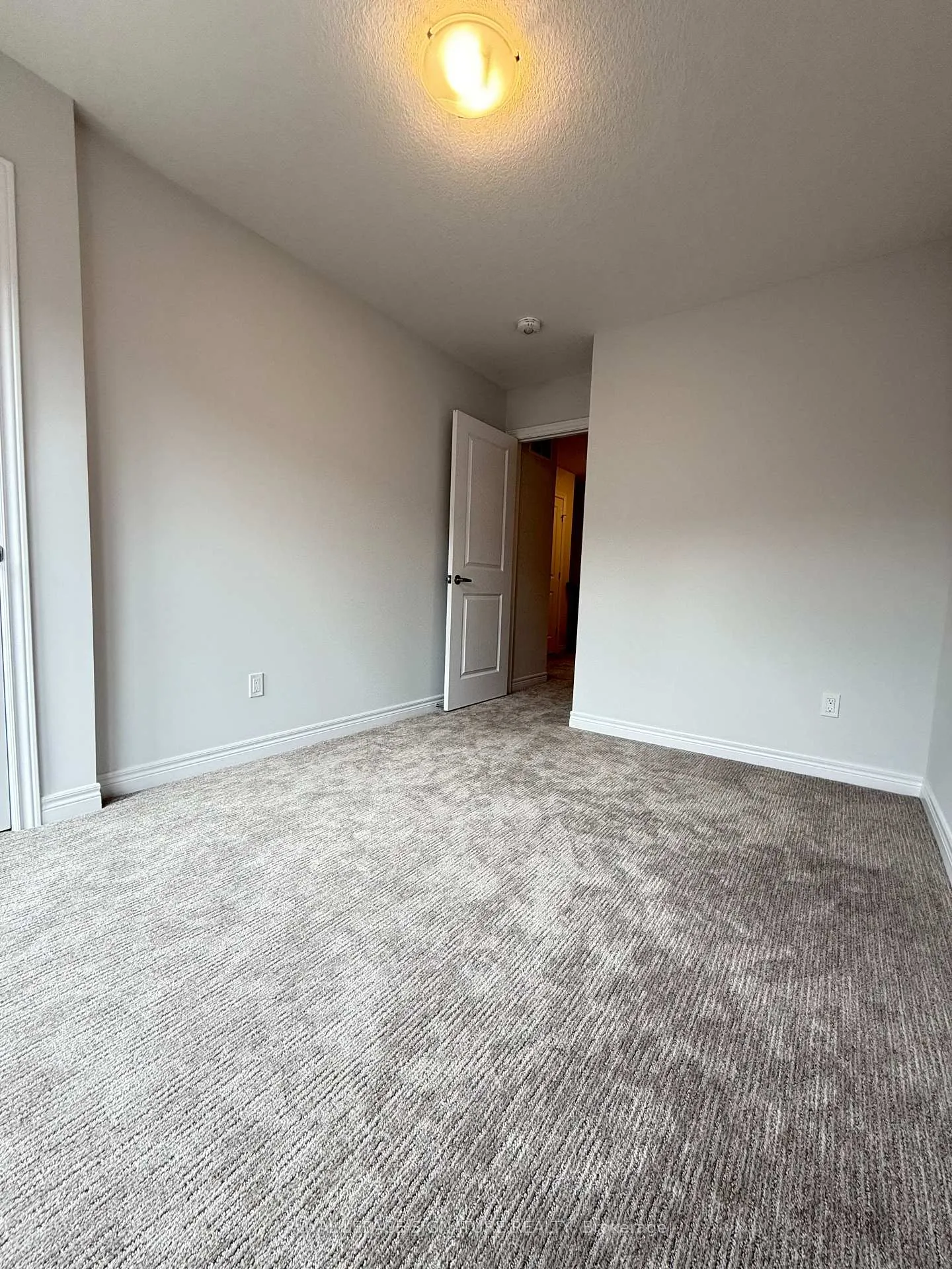 Photo 23 of Unit 35, 19 Picardy Drive, Hamilton, Stoney Creek Mountain — HOMEH