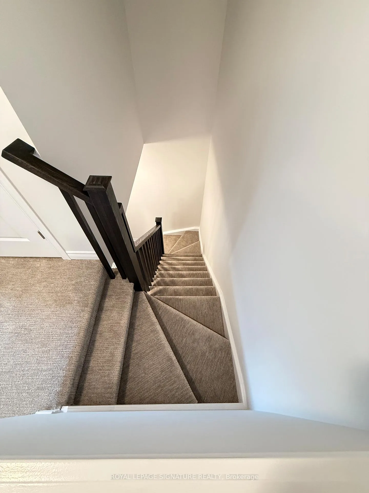 Photo 33 of Unit 35, 19 Picardy Drive, Hamilton, Stoney Creek Mountain — HOMEH