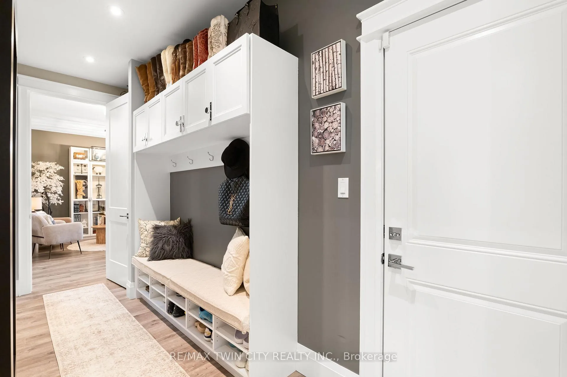 Photo 5 of 517 Blair Creek Drive, Kitchener — HOMEH