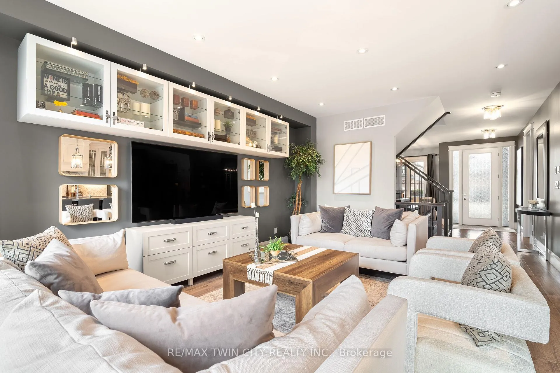 Photo 13 of 517 Blair Creek Drive, Kitchener — HOMEH