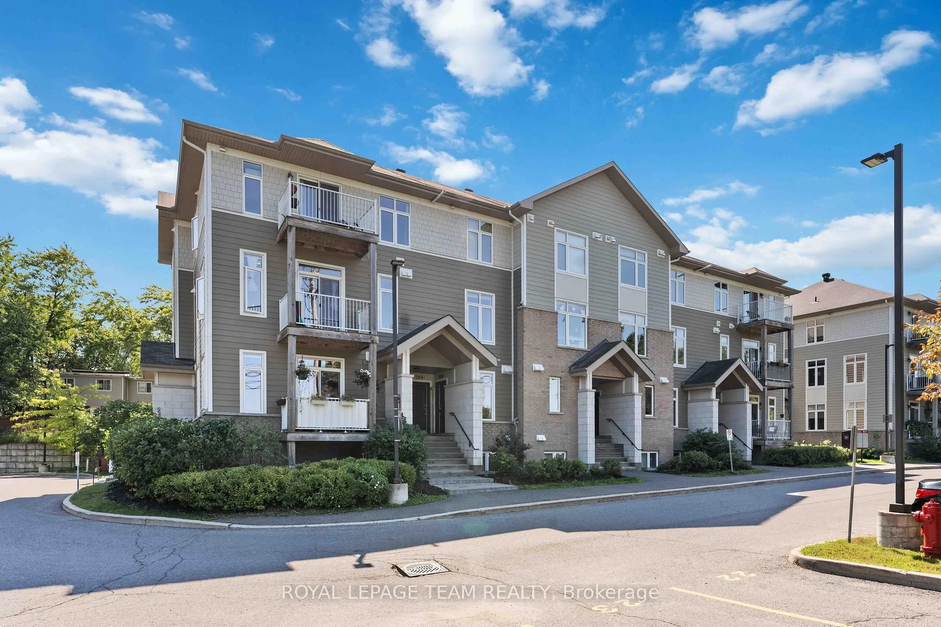 Photo 1 of Unit B, 289 Everest Private, Ottawa, Elmvale Acres — HOMEH