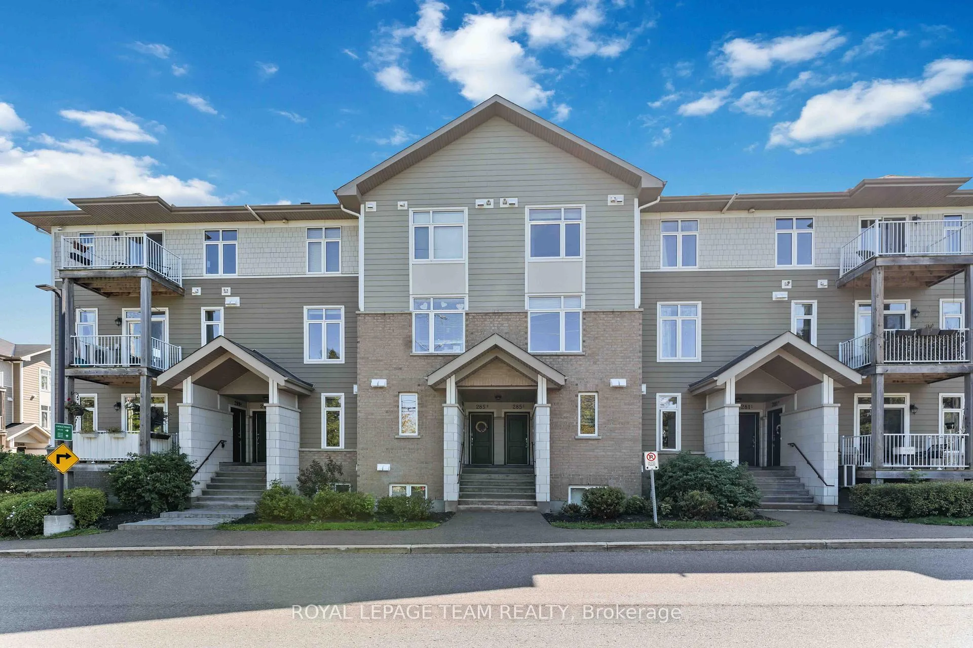 Photo 5 of Unit B, 289 Everest Private, Ottawa, Elmvale Acres — HOMEH
