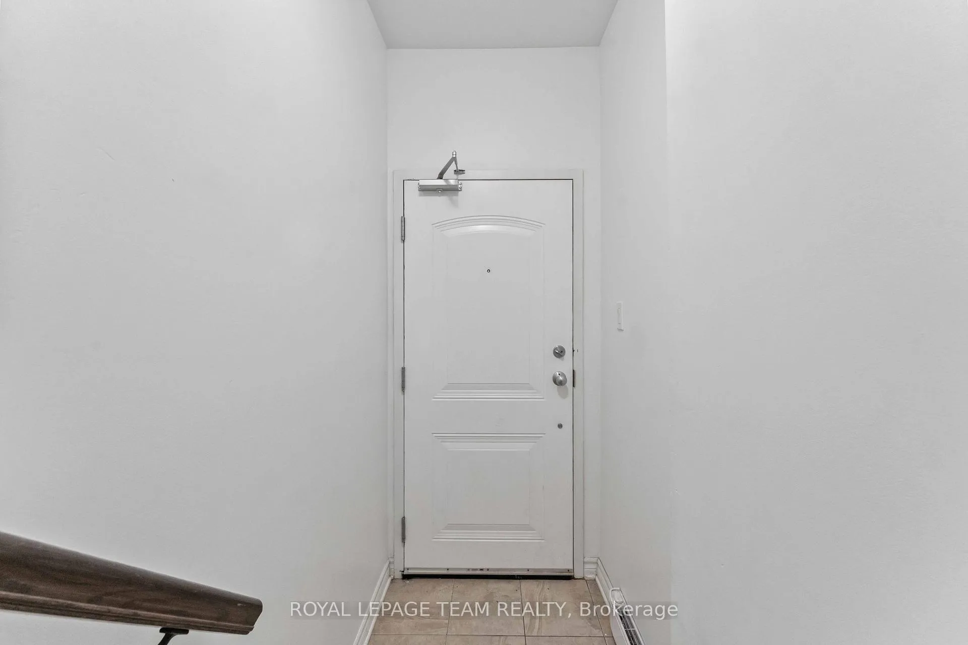 Photo 8 of Unit B, 289 Everest Private, Ottawa, Elmvale Acres — HOMEH