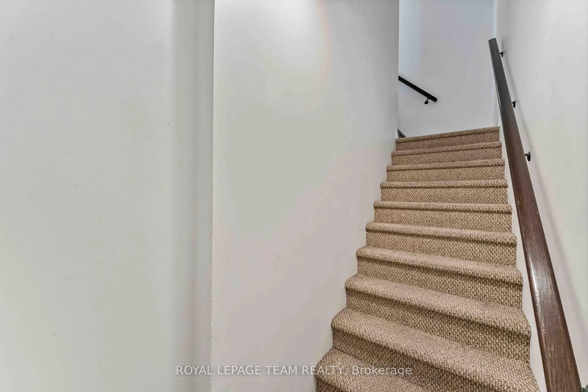 Photo 9 of Unit B, 289 Everest Private, Ottawa, Elmvale Acres — HOMEH