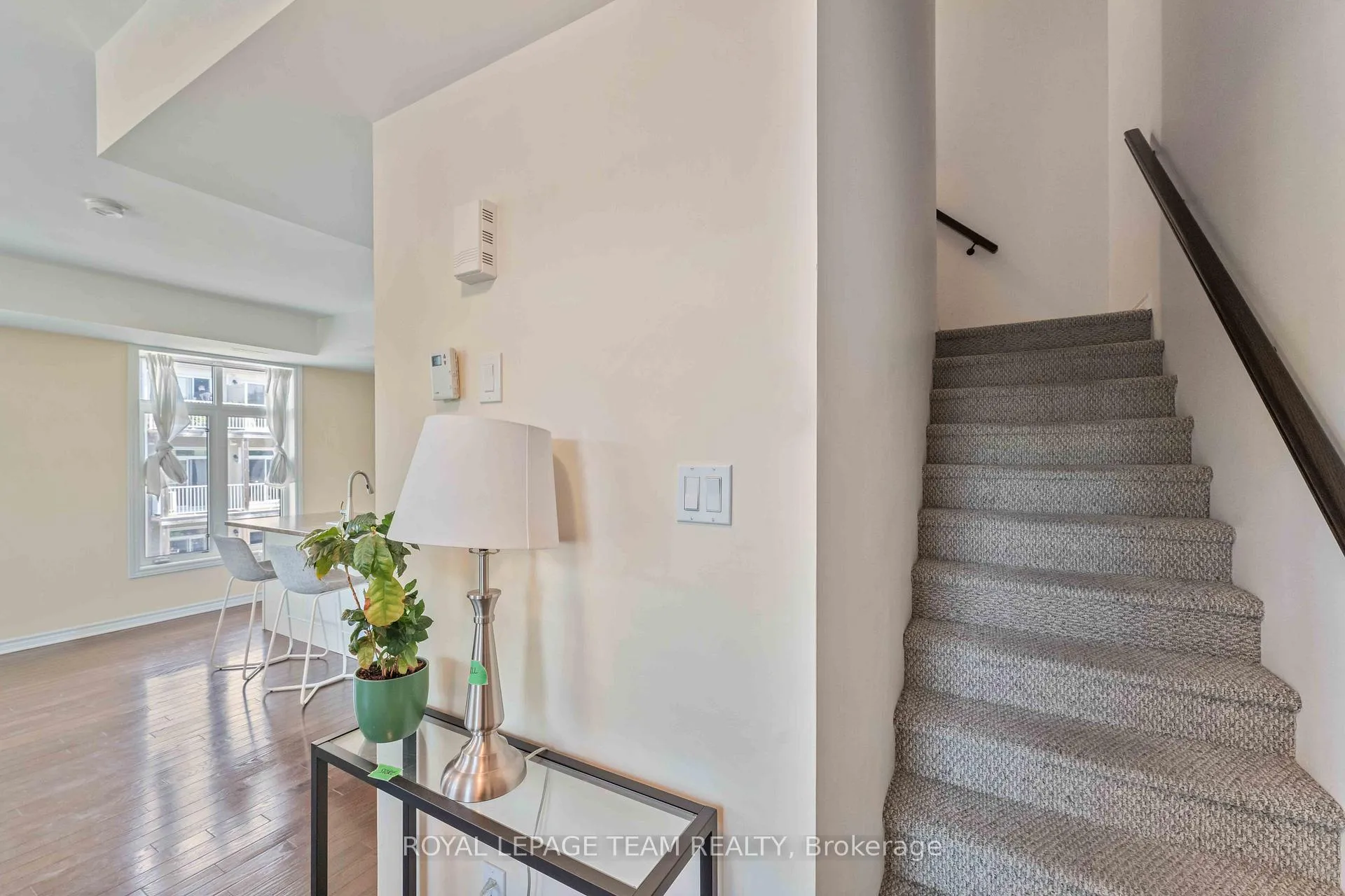 Photo 13 of Unit B, 289 Everest Private, Ottawa, Elmvale Acres — HOMEH