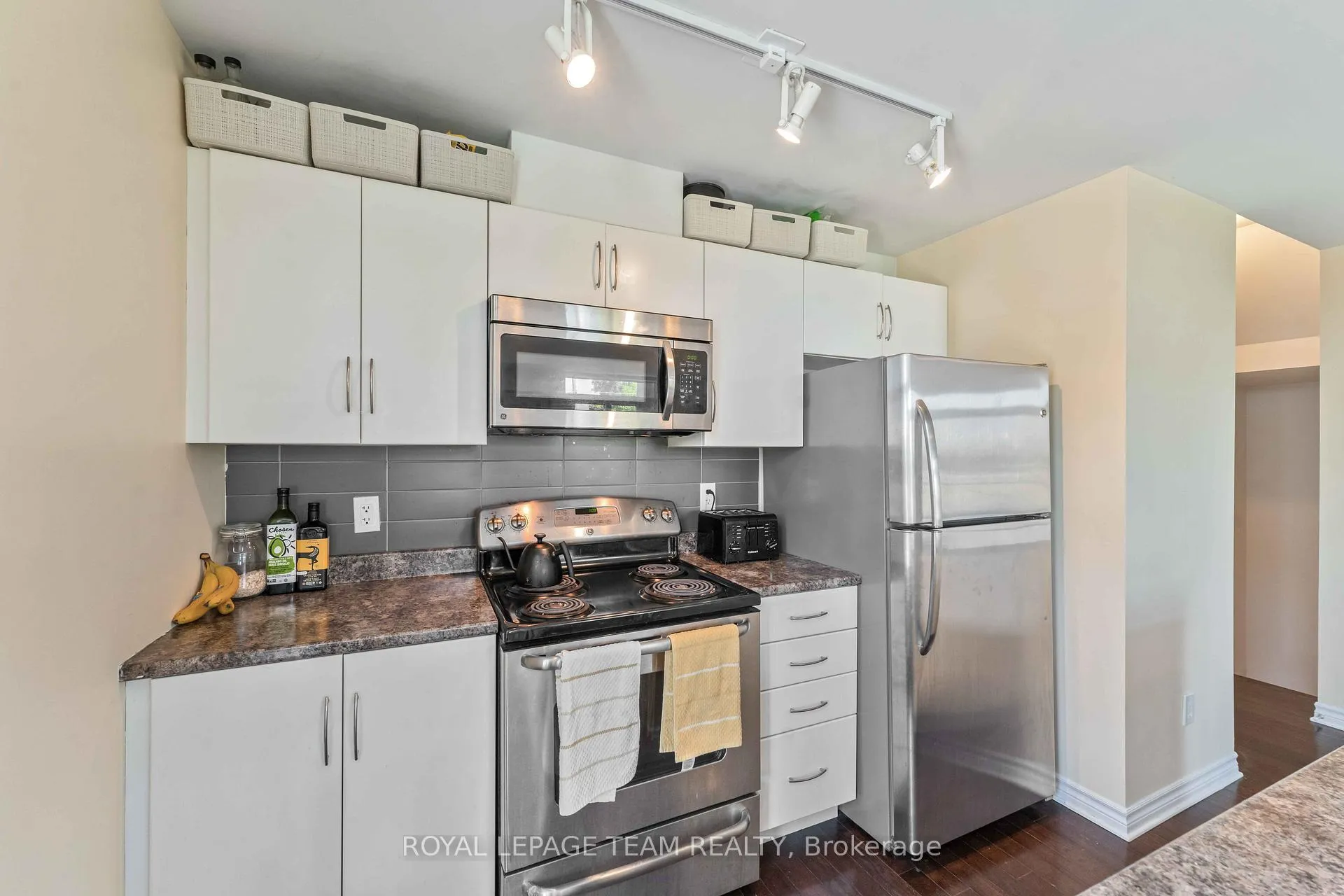 Photo 22 of Unit B, 289 Everest Private, Ottawa, Elmvale Acres — HOMEH