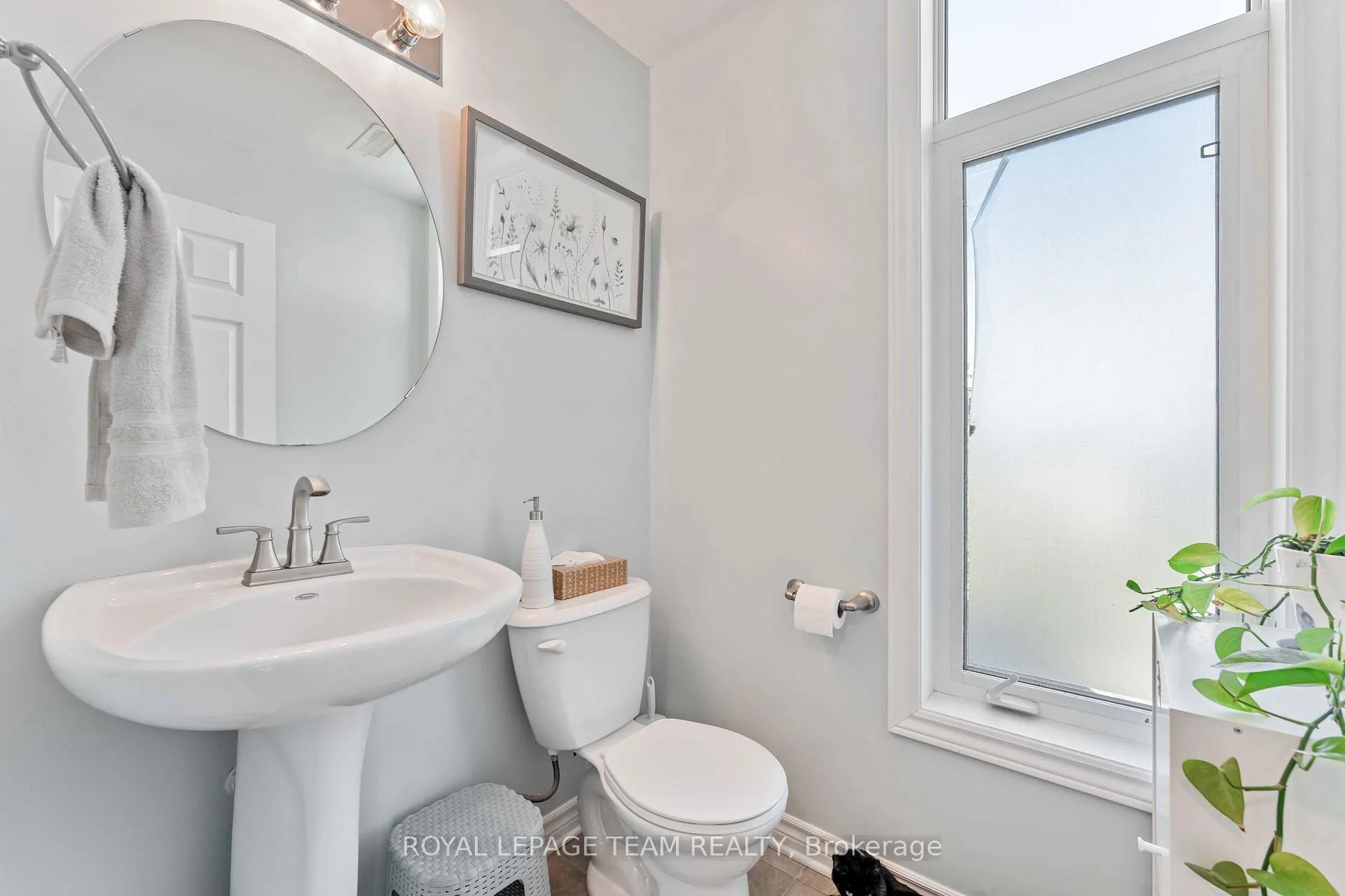 Photo 23 of Unit B, 289 Everest Private, Ottawa, Elmvale Acres — HOMEH