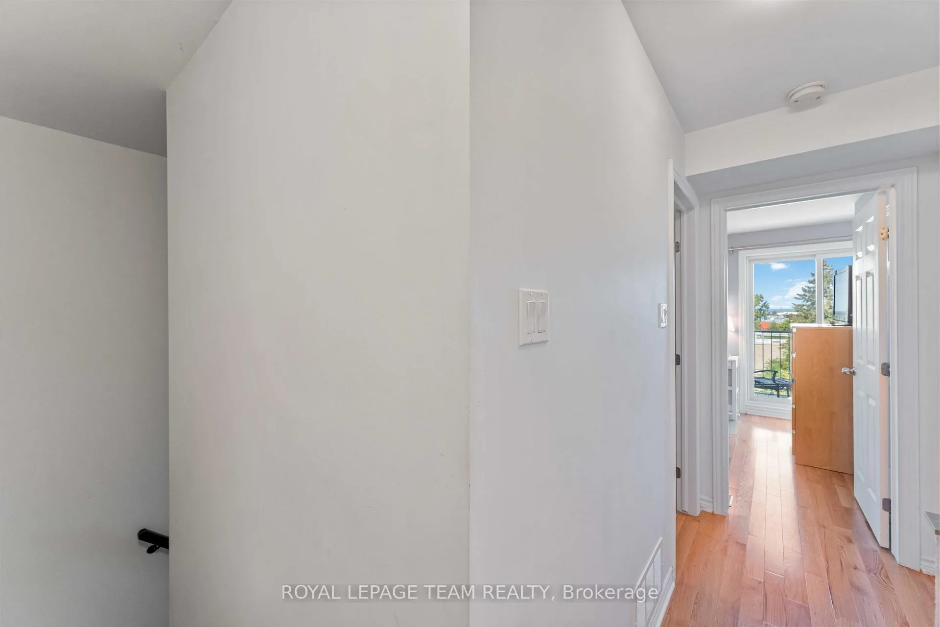 Photo 28 of Unit B, 289 Everest Private, Ottawa, Elmvale Acres — HOMEH
