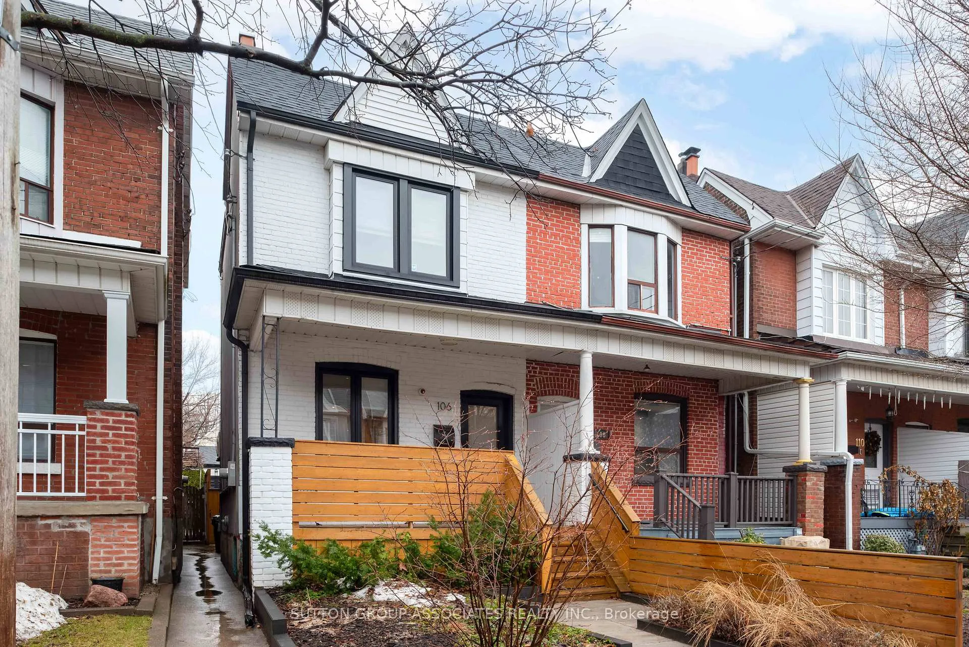 Photo 2 of 106 Uxbridge Avenue, Toronto, Weston-Pellam Park — HOMEH