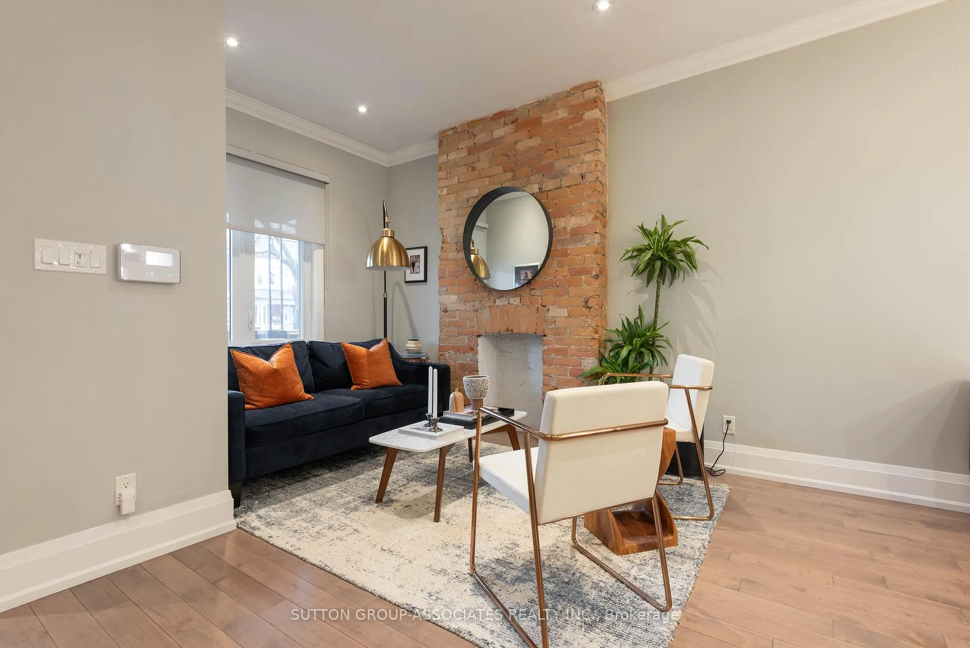 Photo 5 of 106 Uxbridge Avenue, Toronto, Weston-Pellam Park — HOMEH