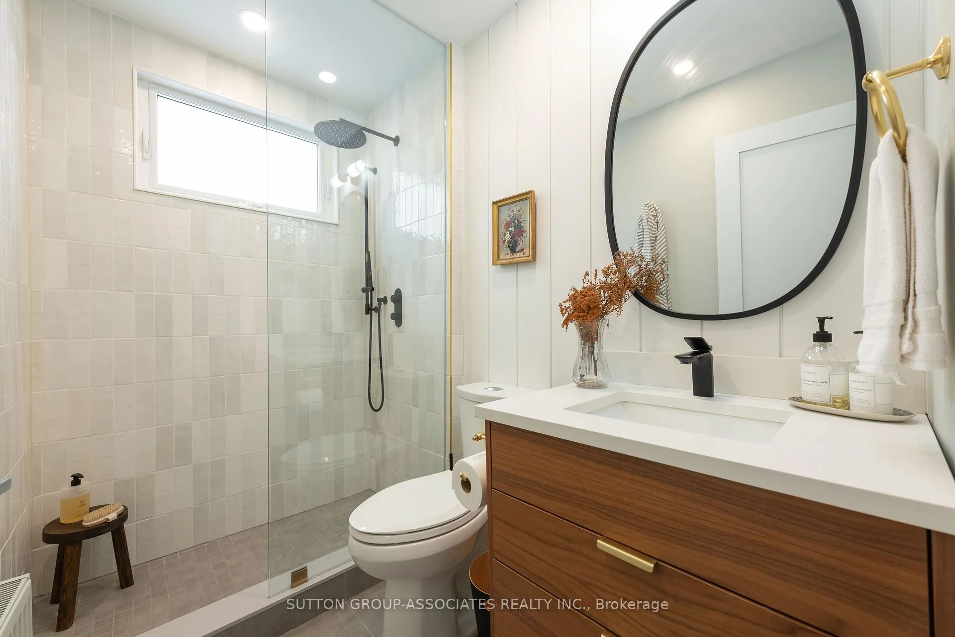 Photo 22 of 106 Uxbridge Avenue, Toronto, Weston-Pellam Park — HOMEH