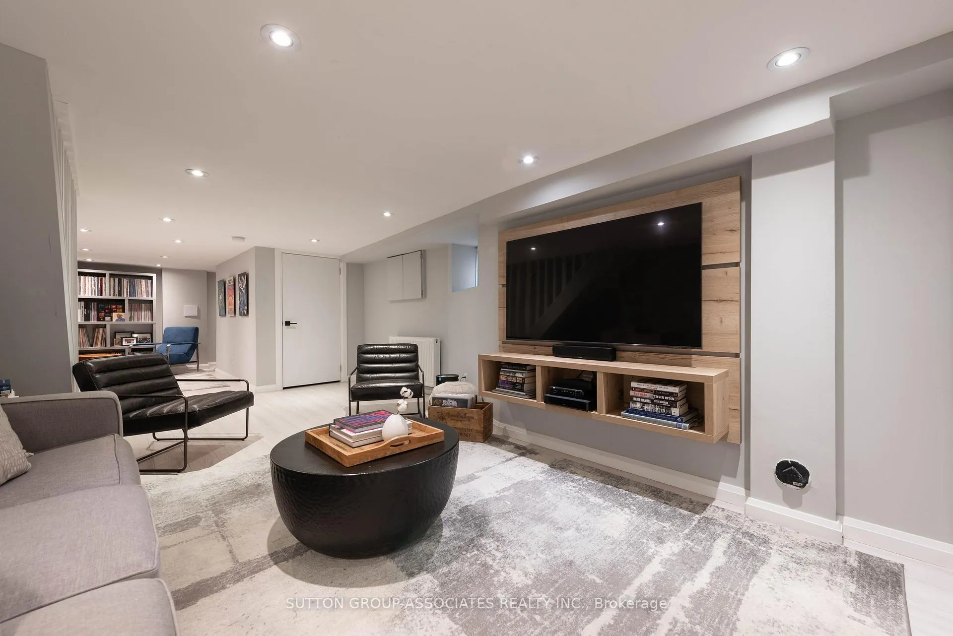 Photo 39 of 106 Uxbridge Avenue, Toronto, Weston-Pellam Park — HOMEH