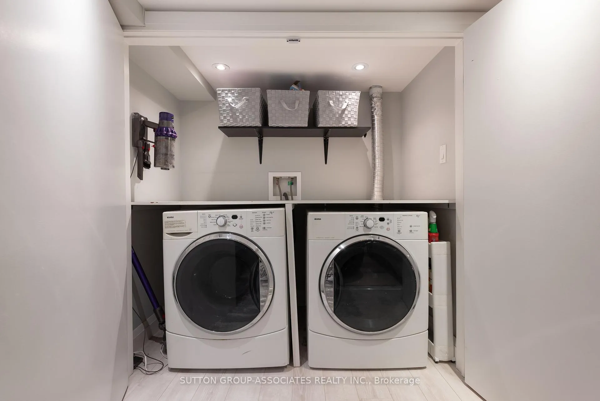 Photo 40 of 106 Uxbridge Avenue, Toronto, Weston-Pellam Park — HOMEH