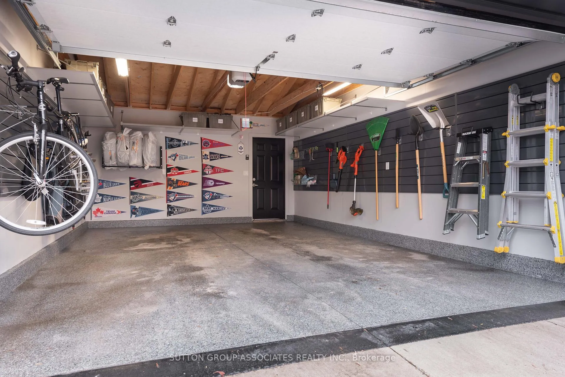 Photo 49 of 106 Uxbridge Avenue, Toronto, Weston-Pellam Park — HOMEH