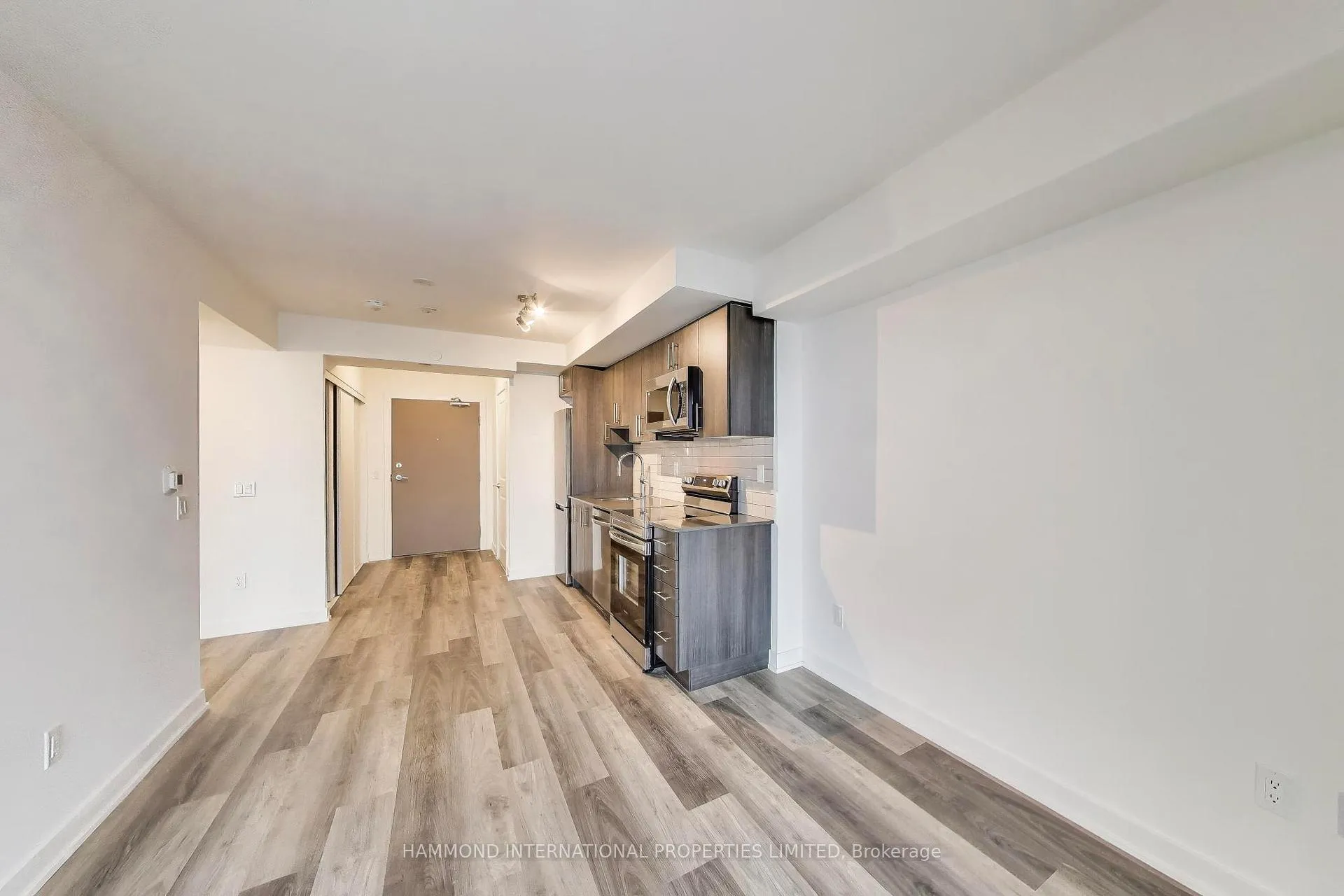 Photo 8 of Unit 1404, 1010 Sandy Beach Road, Pickering, Bay Ridges — HOMEH