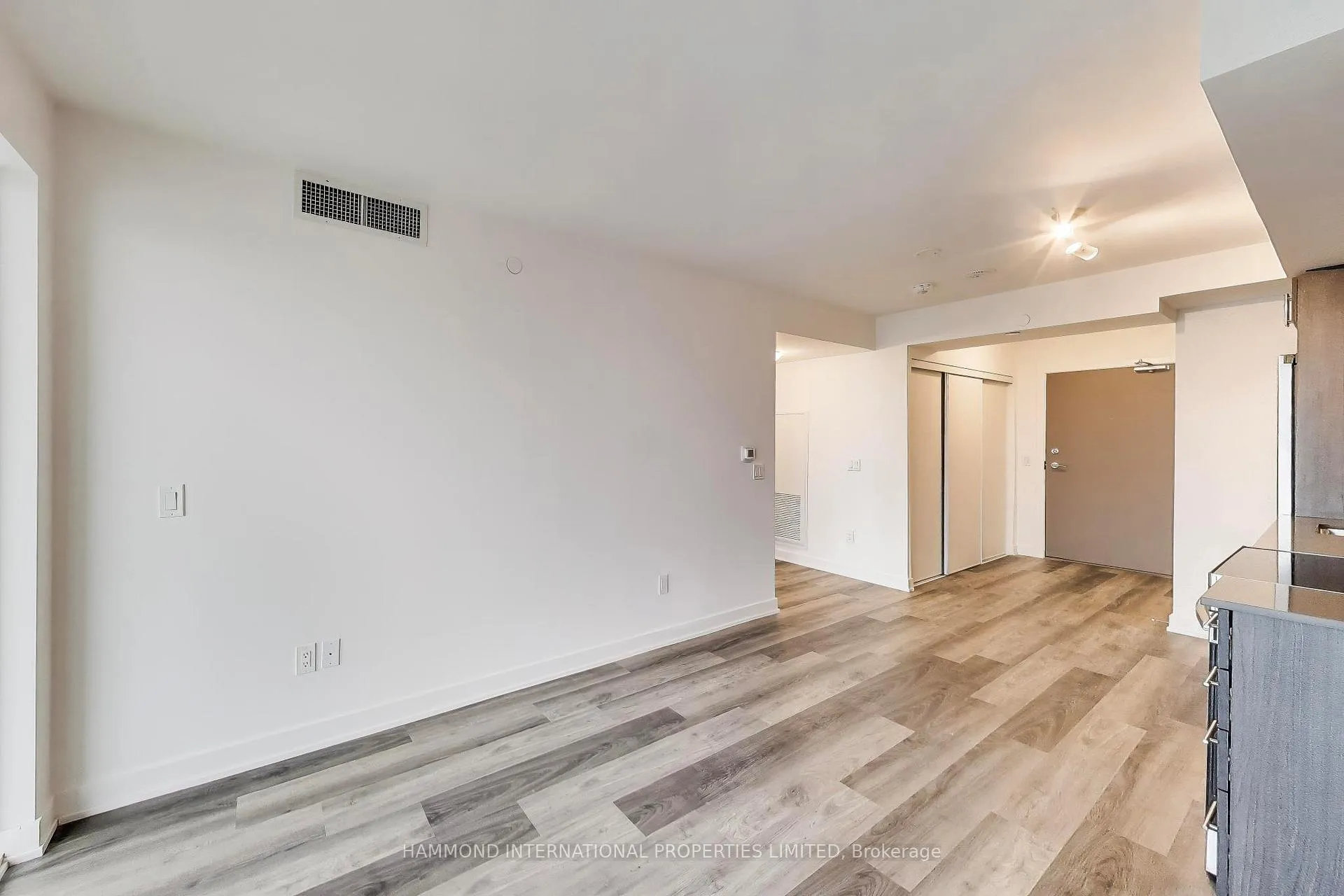 Photo 9 of Unit 1404, 1010 Sandy Beach Road, Pickering, Bay Ridges — HOMEH